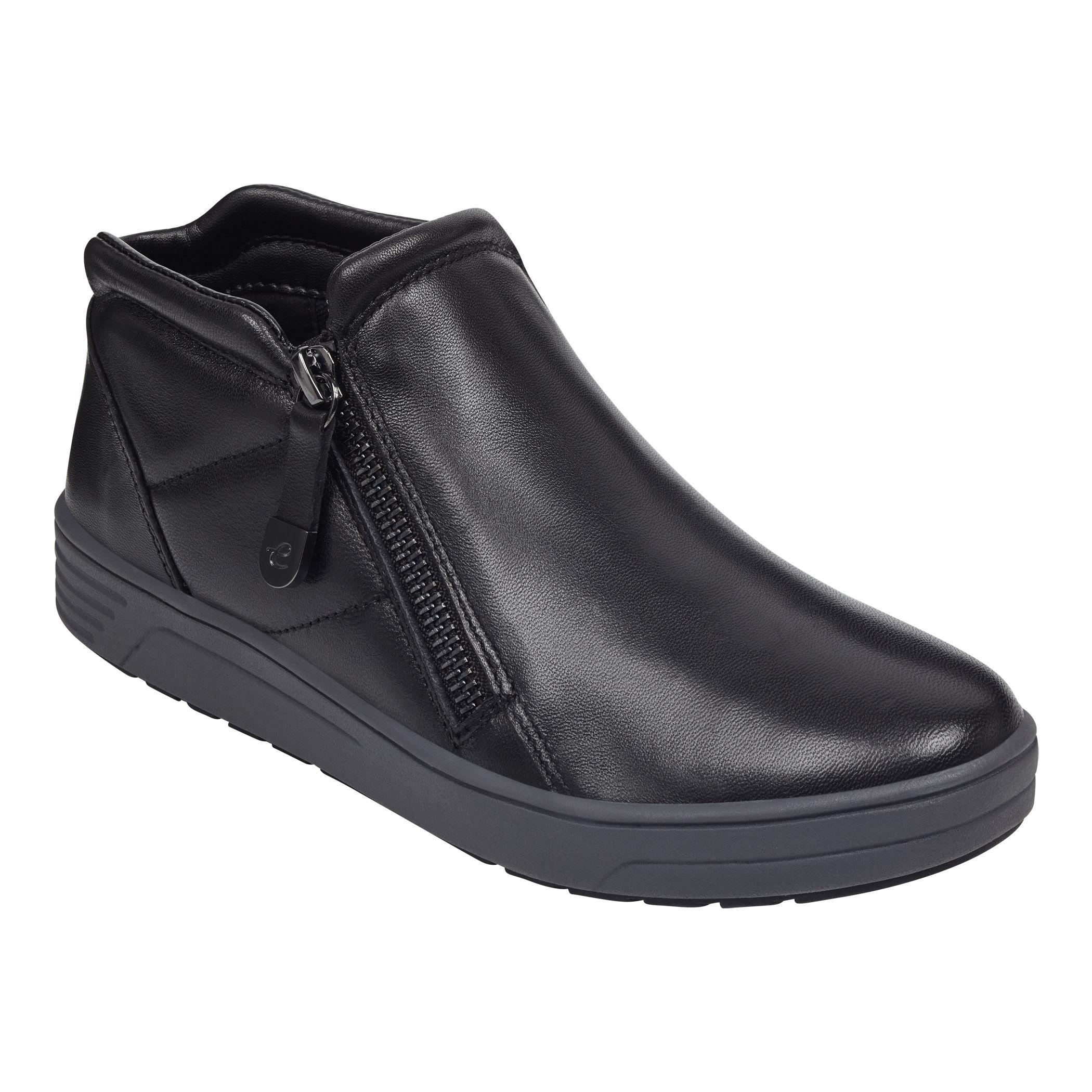 novia casual ankle booties