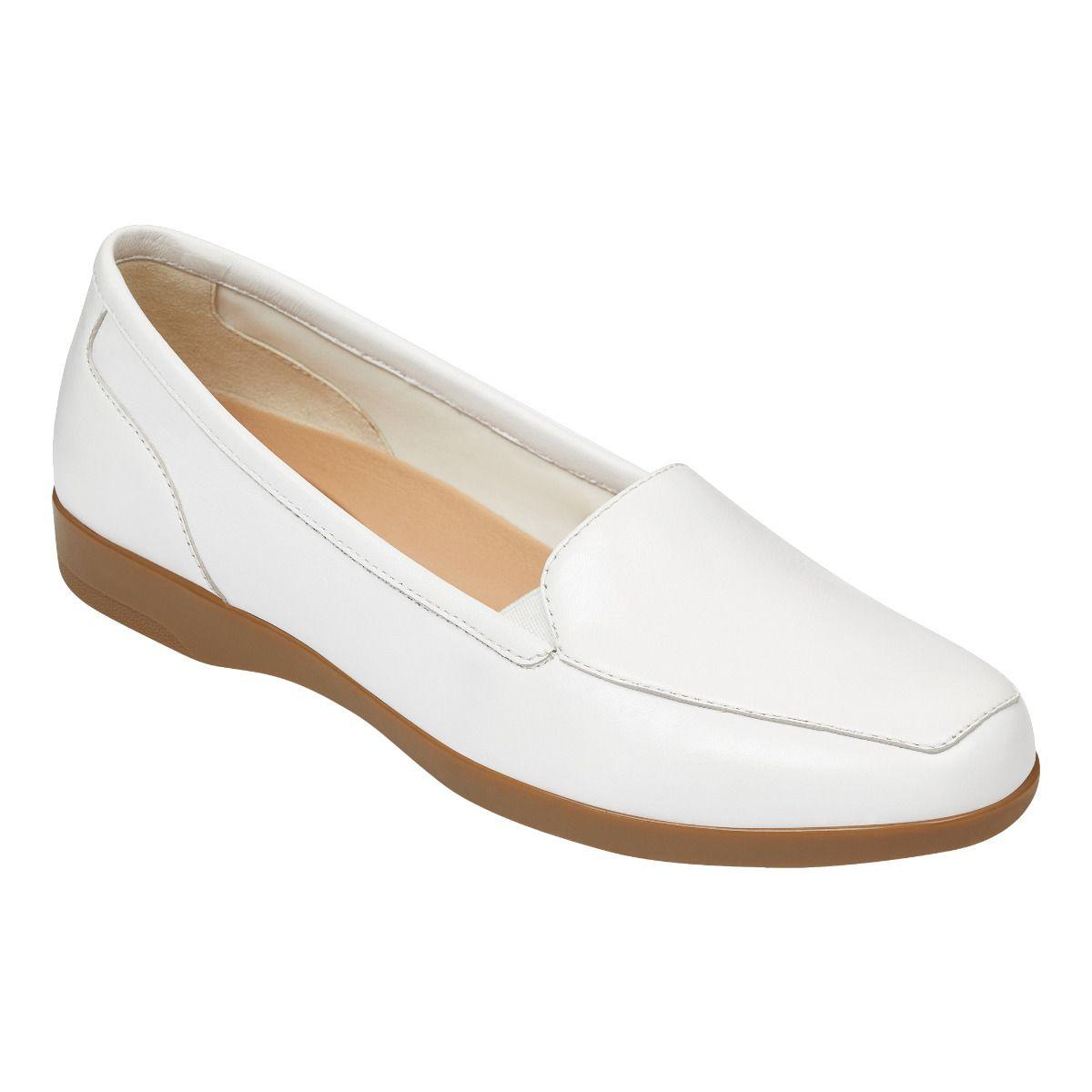 easy spirit leather flats