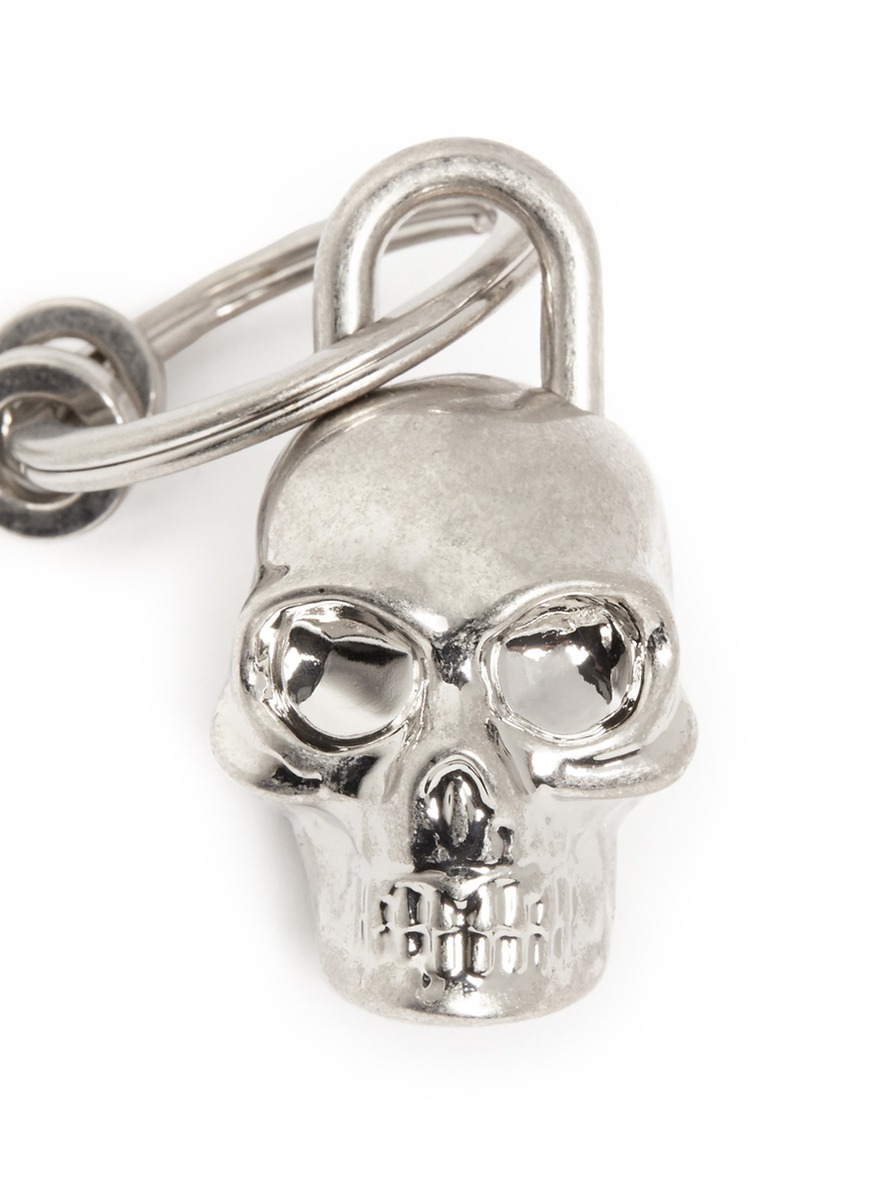 Alexander McQueen Skull Padlock Keyring in Metallic | Lyst