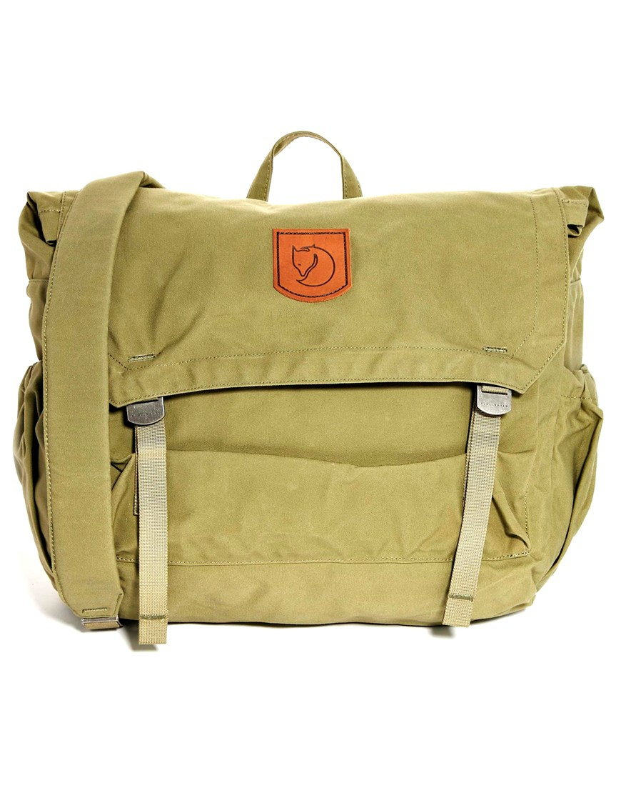 Fjallraven Foldsack No 2 Messenger Bag in Green for Men | Lyst