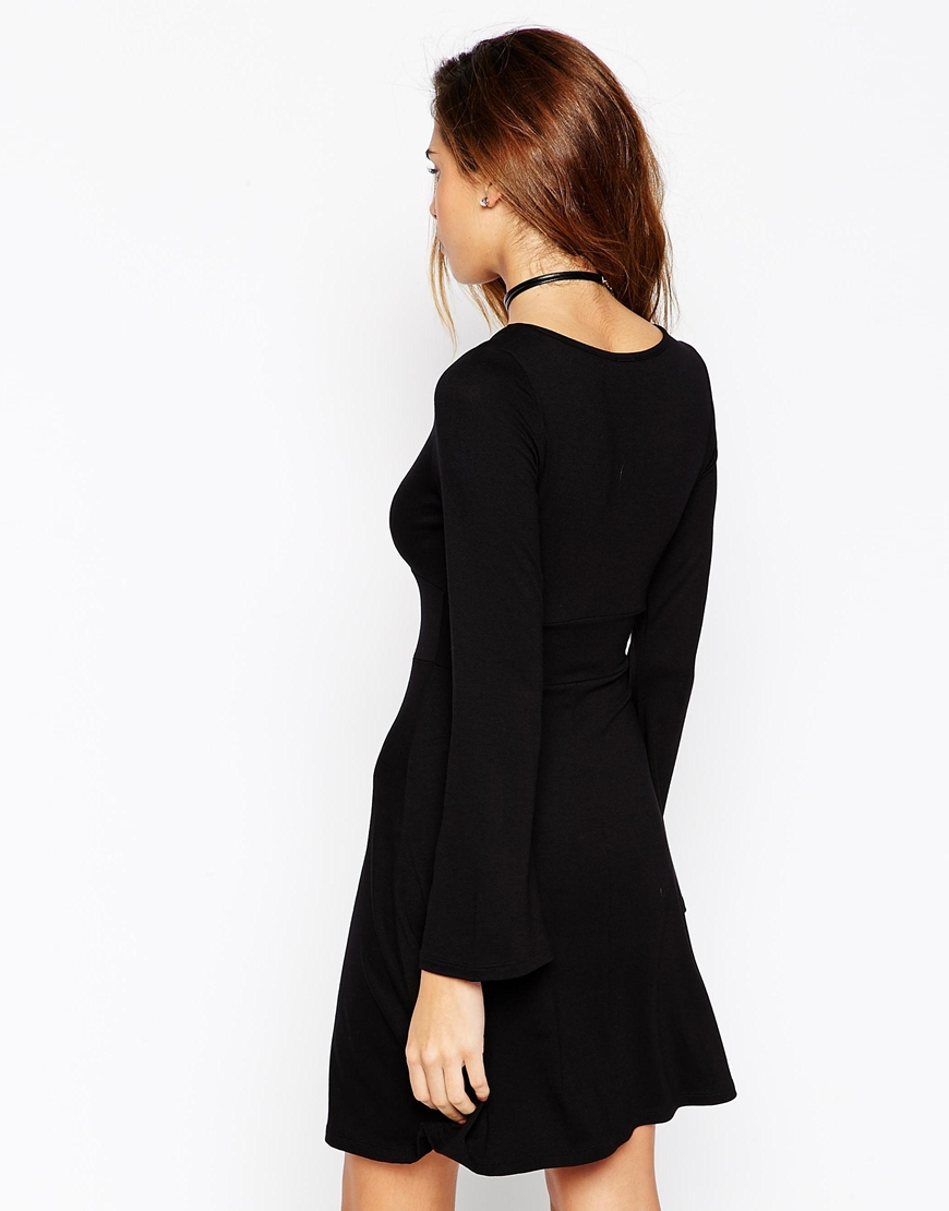 ASOS 70s Swing Dress With Flare Sleeve in Black | Lyst