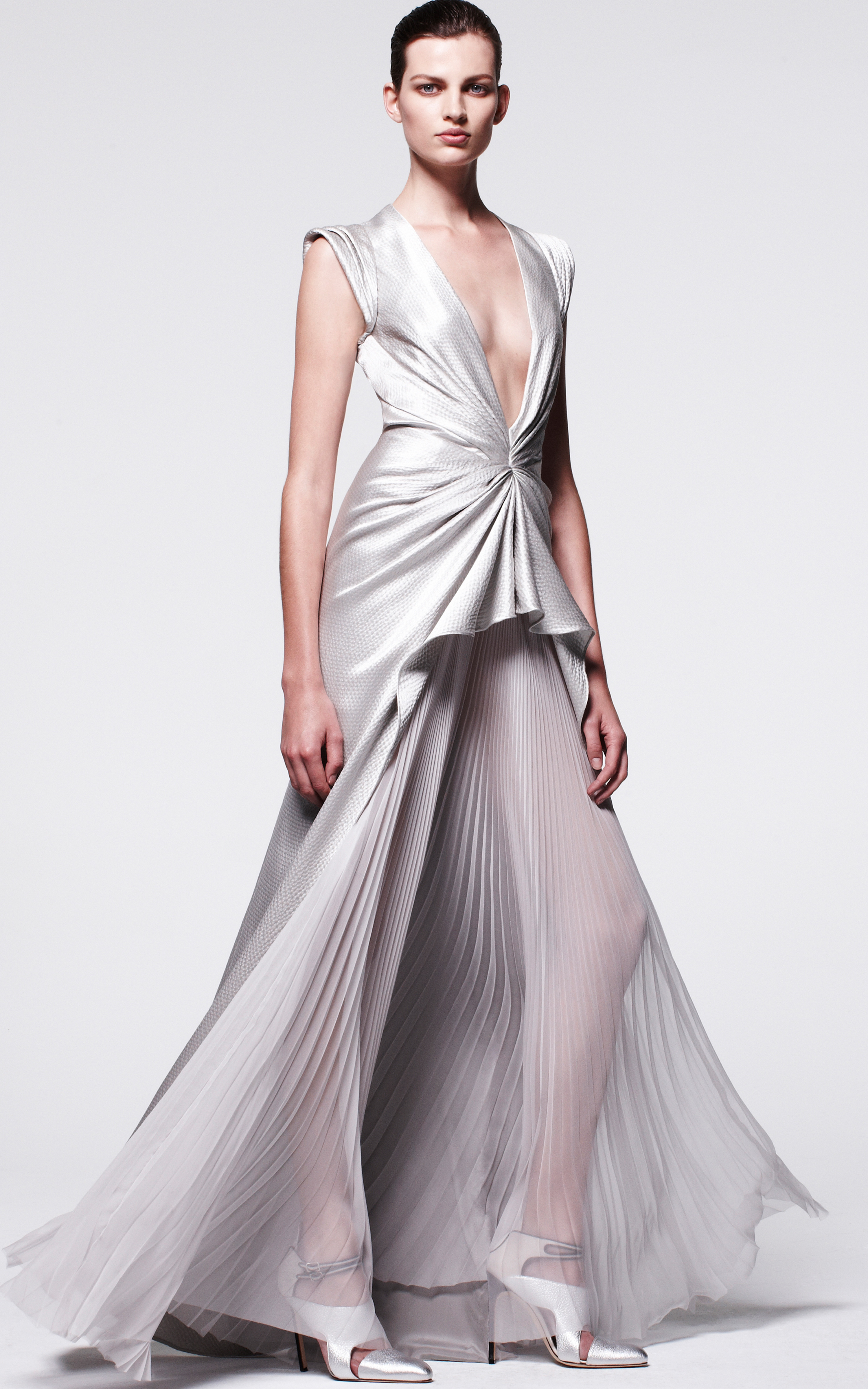 gown sleeveless