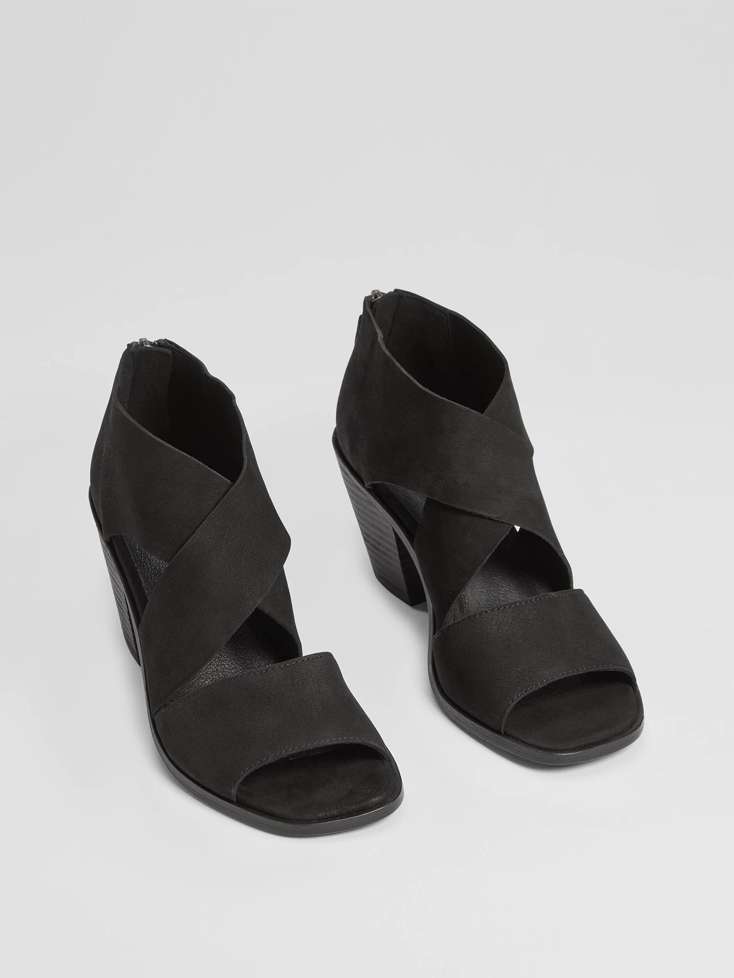Eileen Fisher Ann Tumbled Nubuck Leather Sandal in Black | Lyst