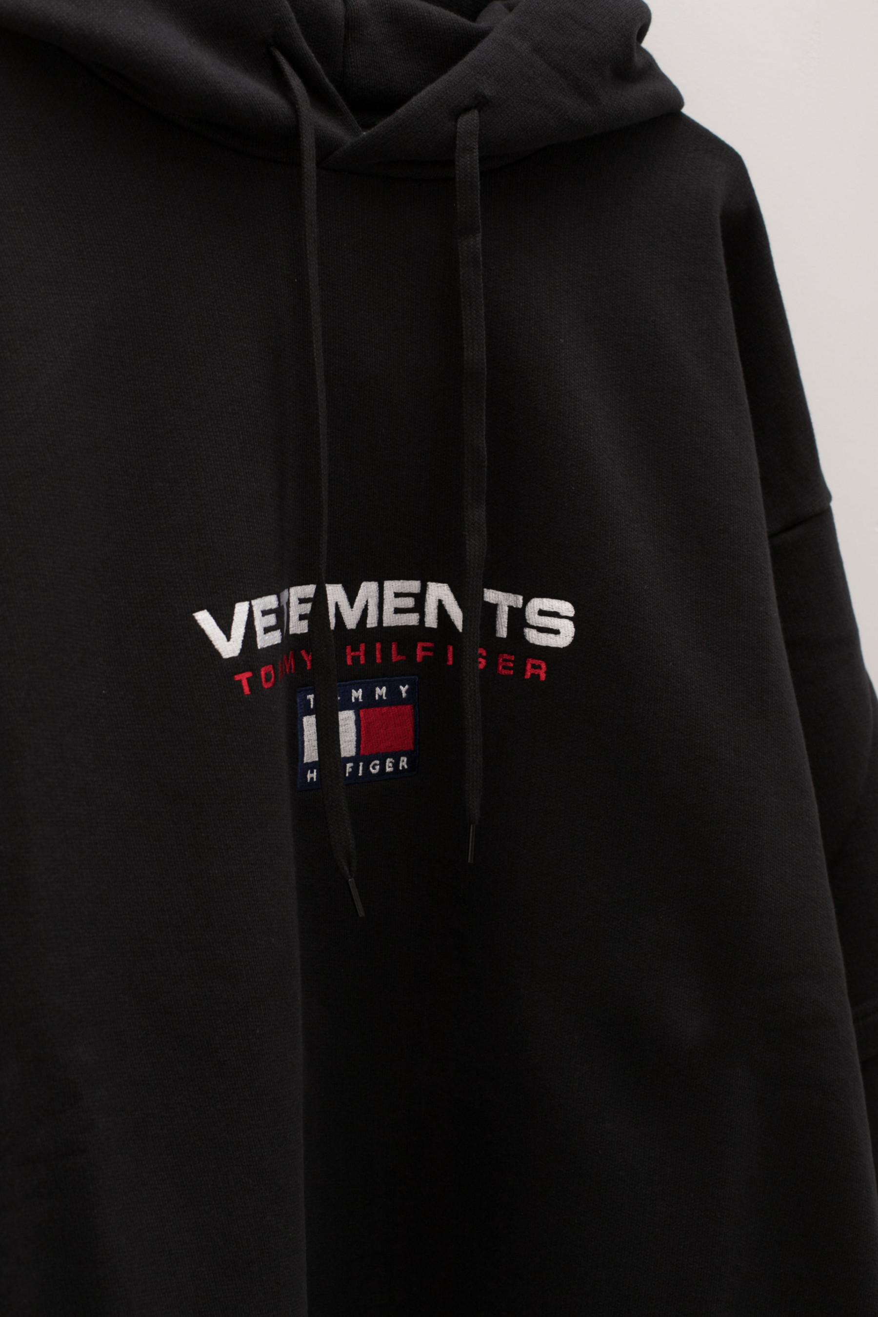 Vetements Cotton X Tommy Hilfiger Double Sleeve Hoodie in Black for Men |  Lyst