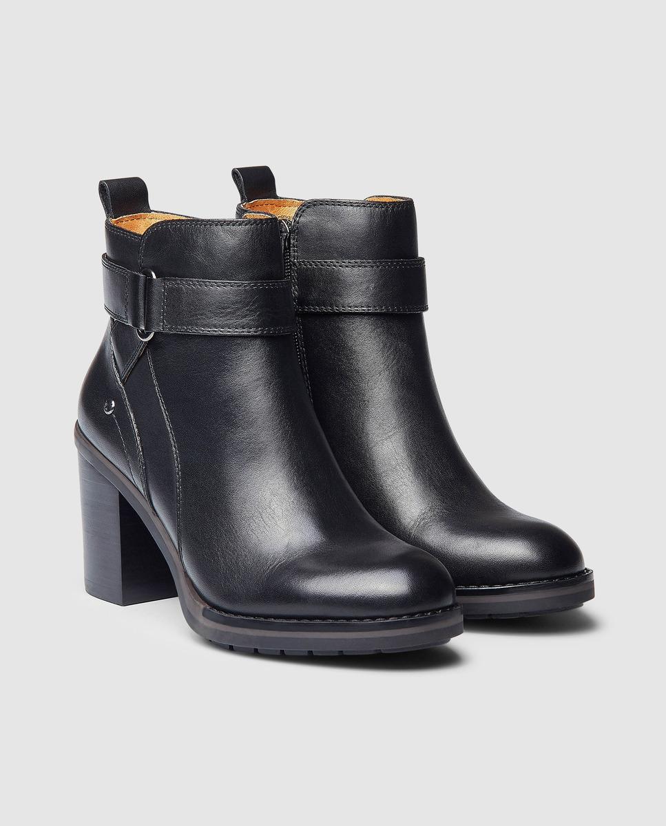 pikolinos black ankle boots