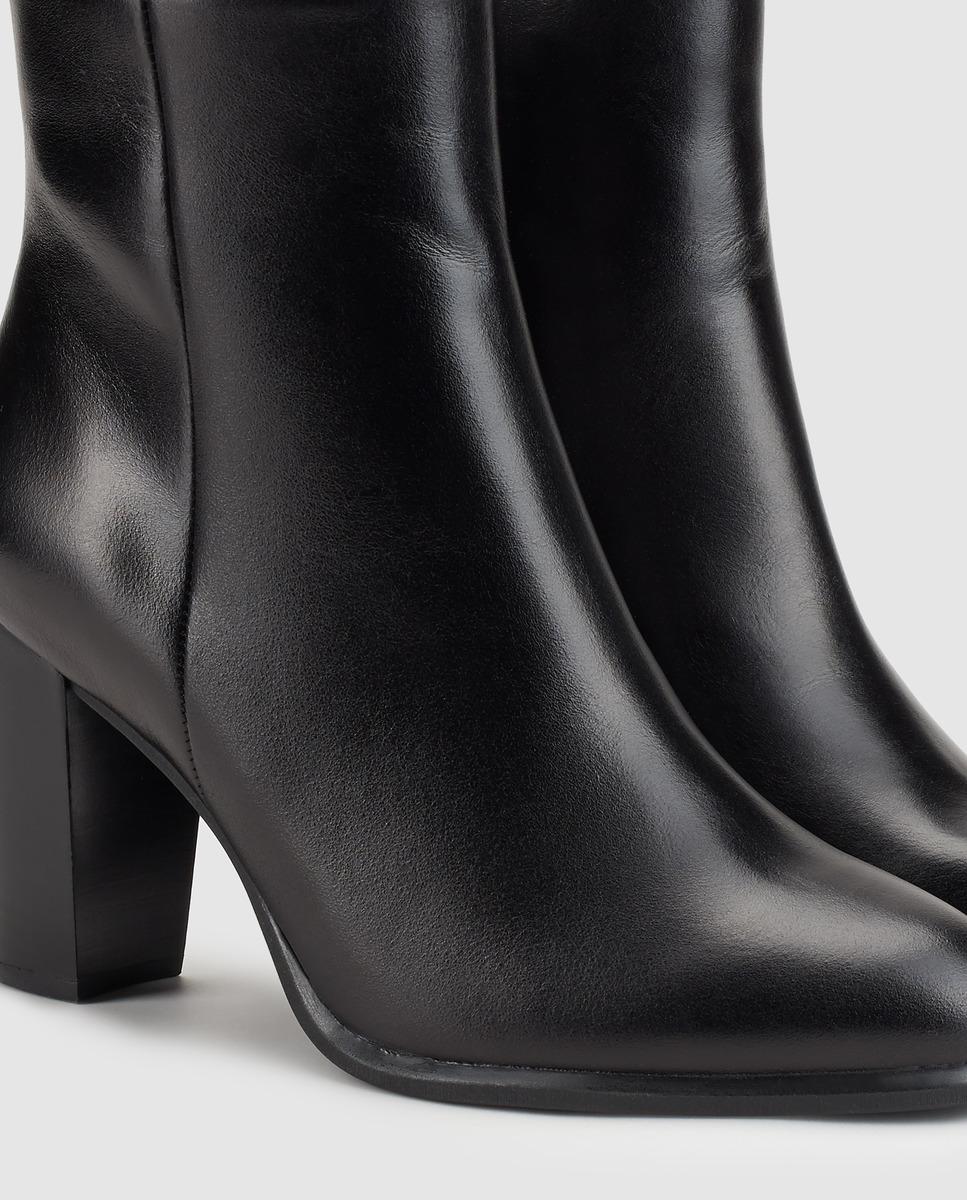 unisa tall black boots