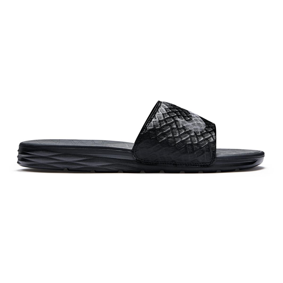 nike unisex black & green benassi solarsoft flip flops