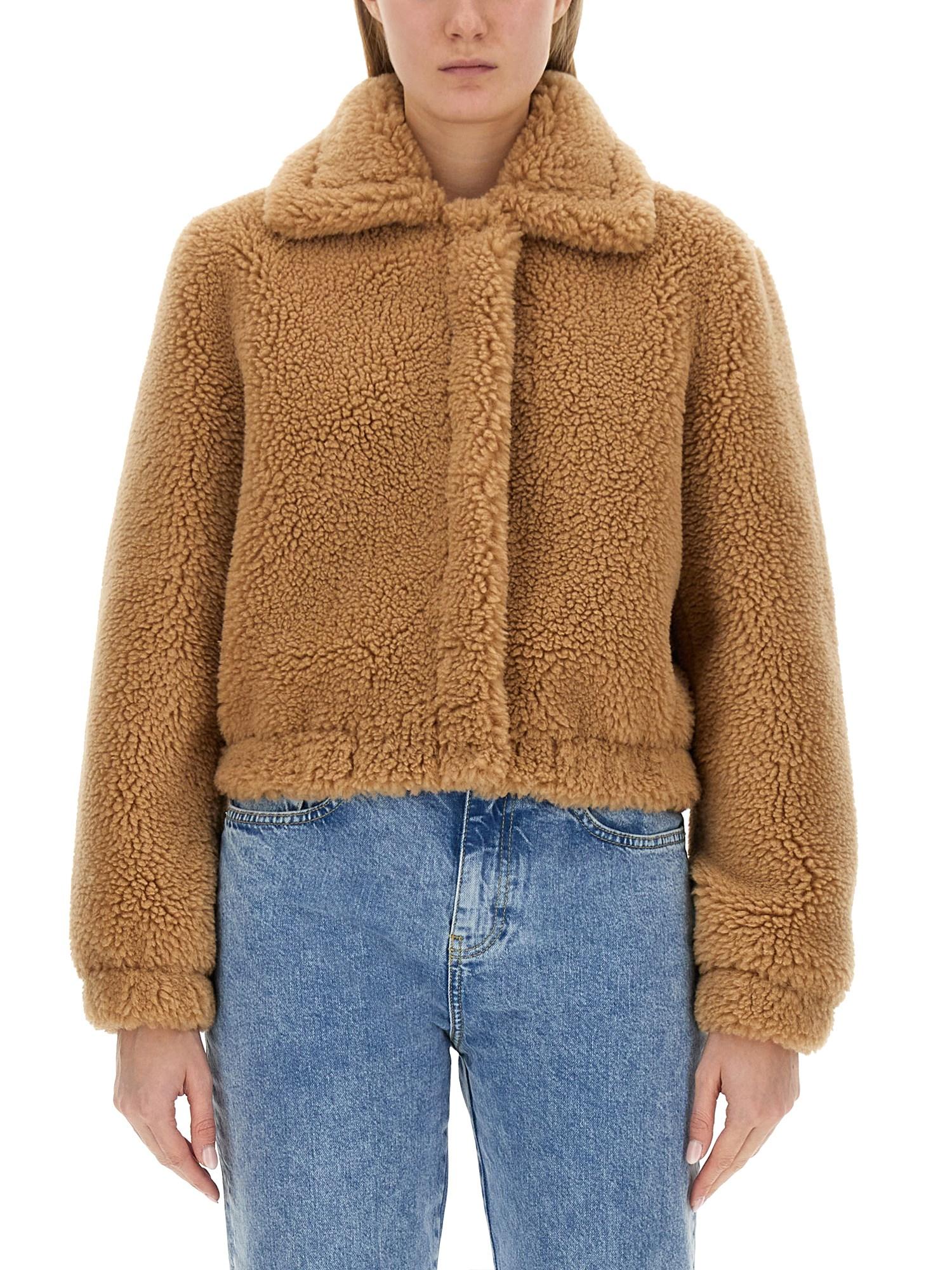 ムートン・ファーコート Moschino Cropped Furry Effect Jacket Moschino Cropped Furry Effect Jacket in Blue | Lyst