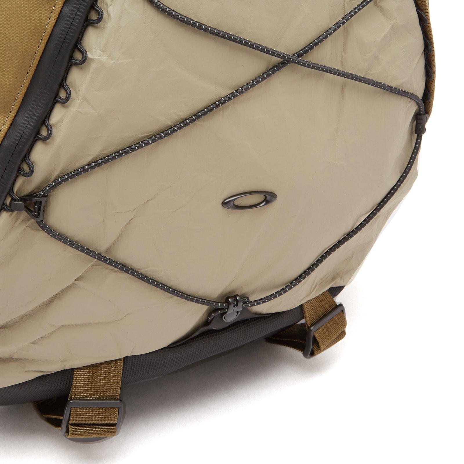Oakley Latitude Sling Pack in Natural for Men | Lyst