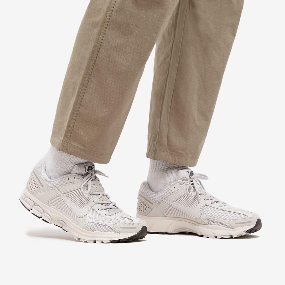 Nike Zoom Vomero 5 Sneakers in White | Lyst