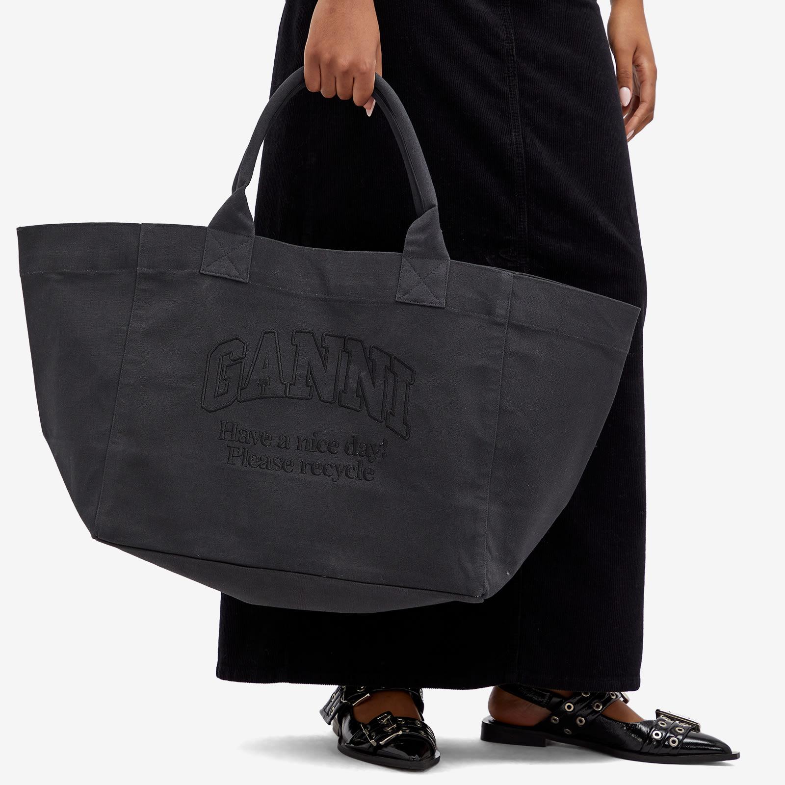 【GANNI】XXL ショッパーバッグ Ganni Shopper Xxl Bag in Black | Lyst