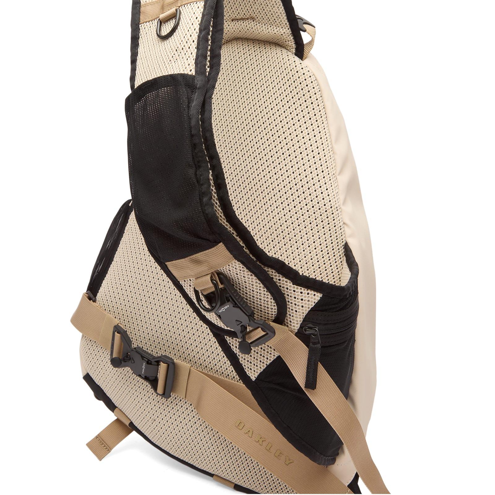 Oakley Latitude Sling Pack in Natural | Lyst UK