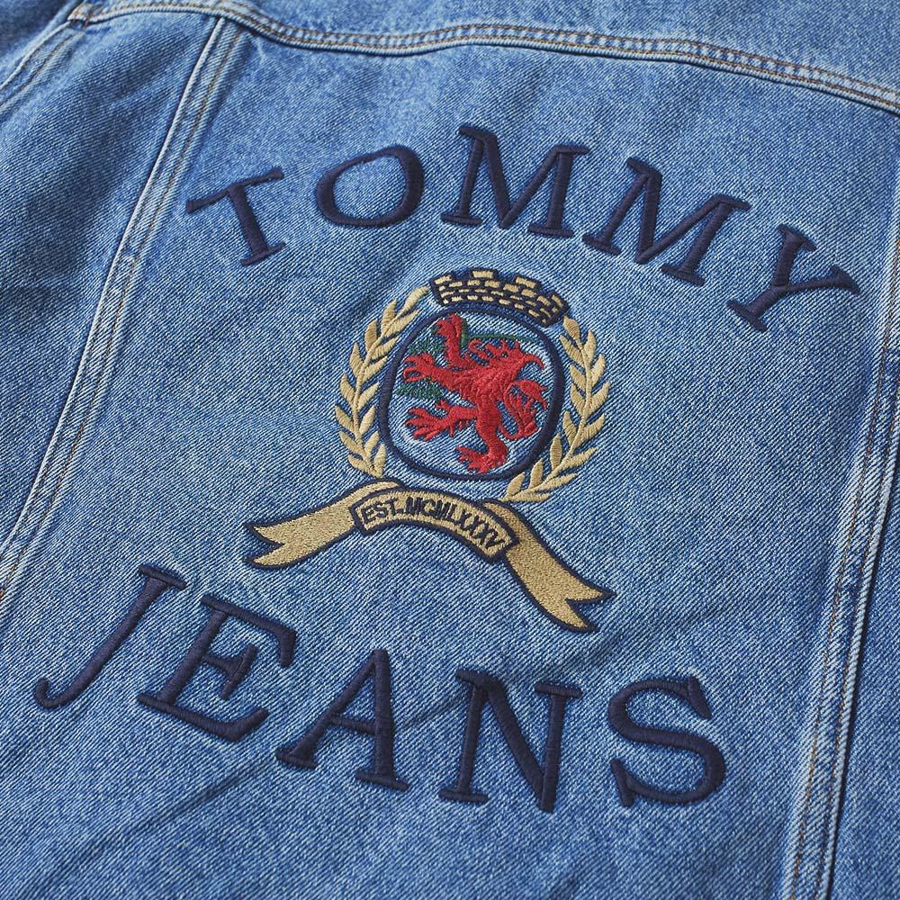 tommy jeans crest flag trucker