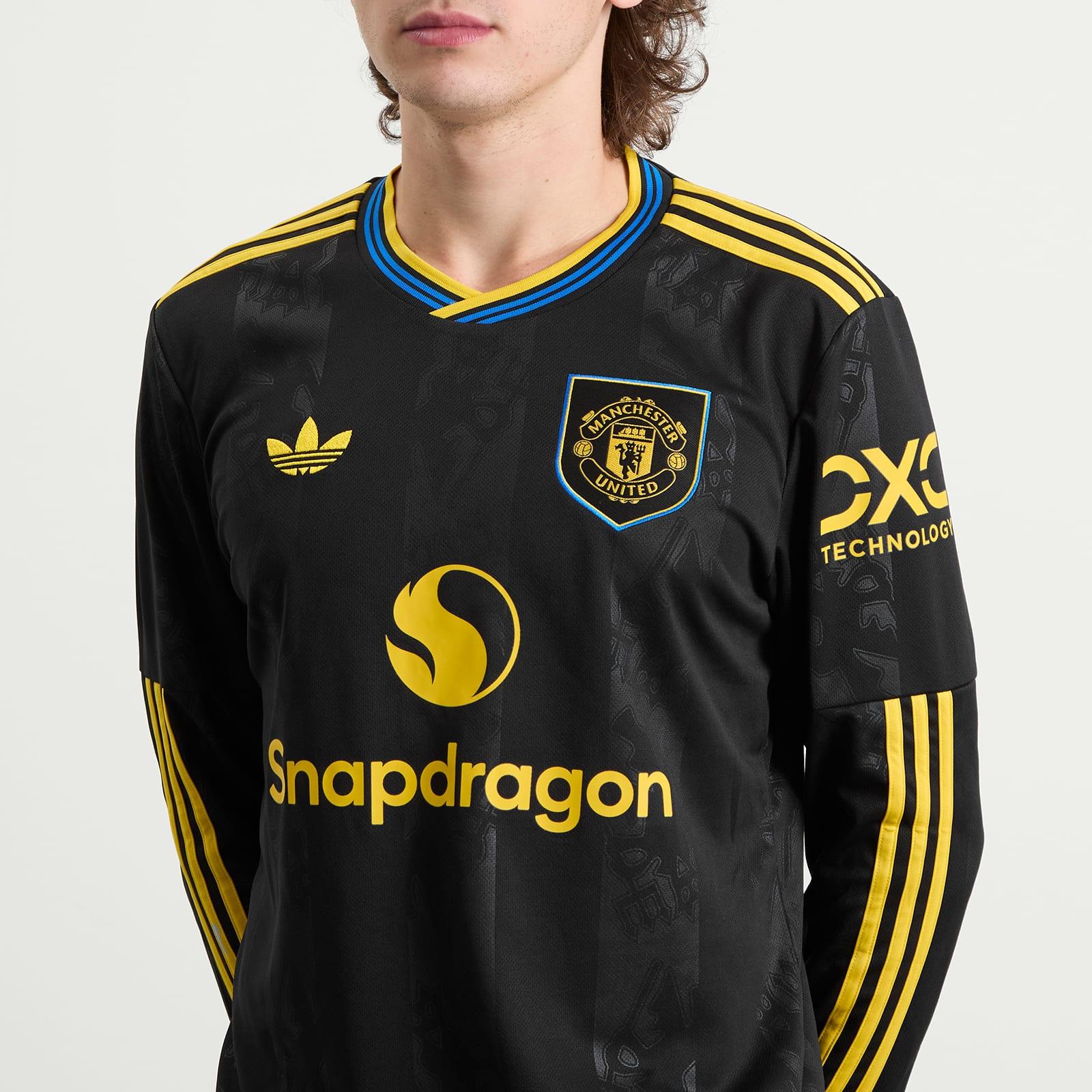adidas-Black-Manchester-United