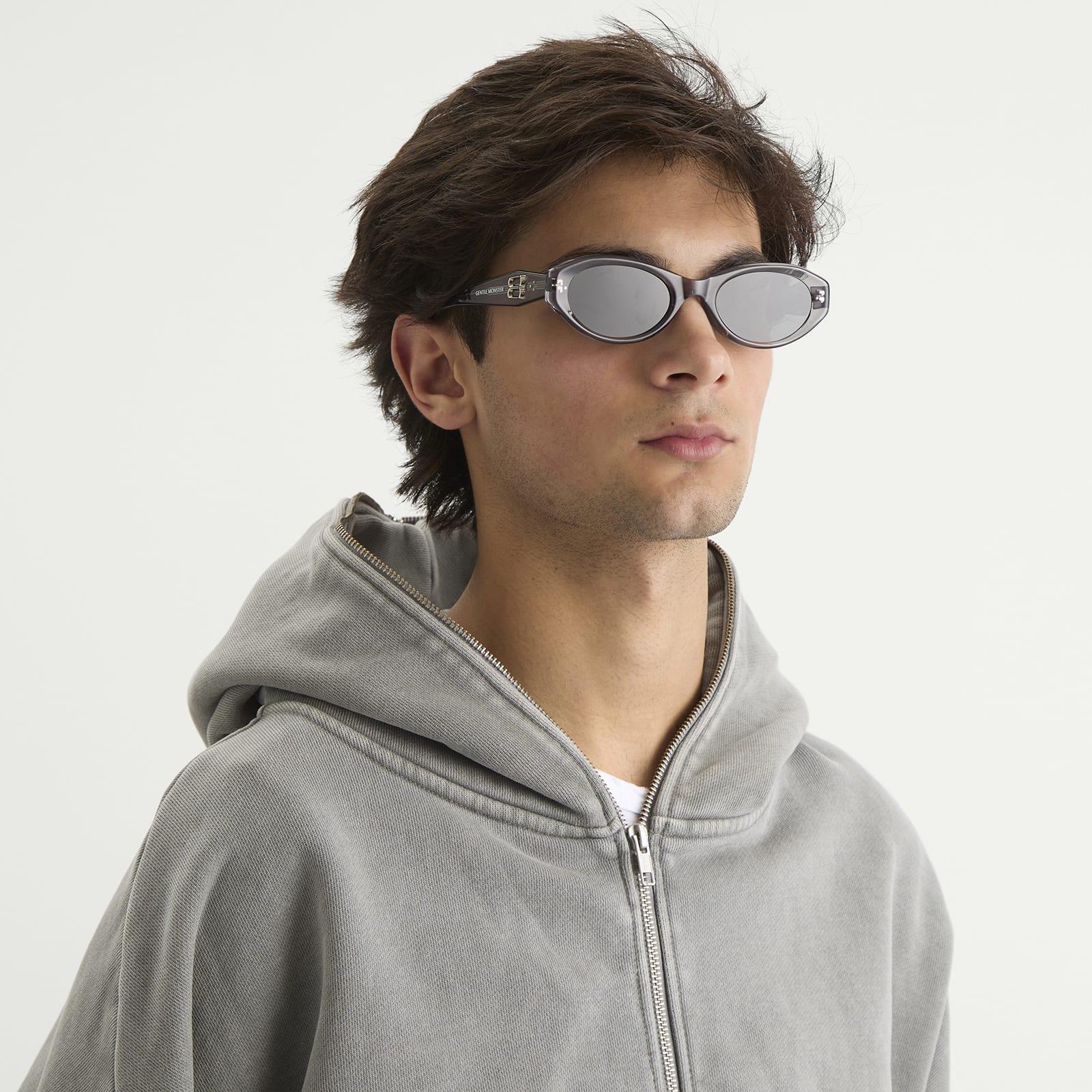 Gentle Monster Vamp Sunglasses in Grey | Lyst UK