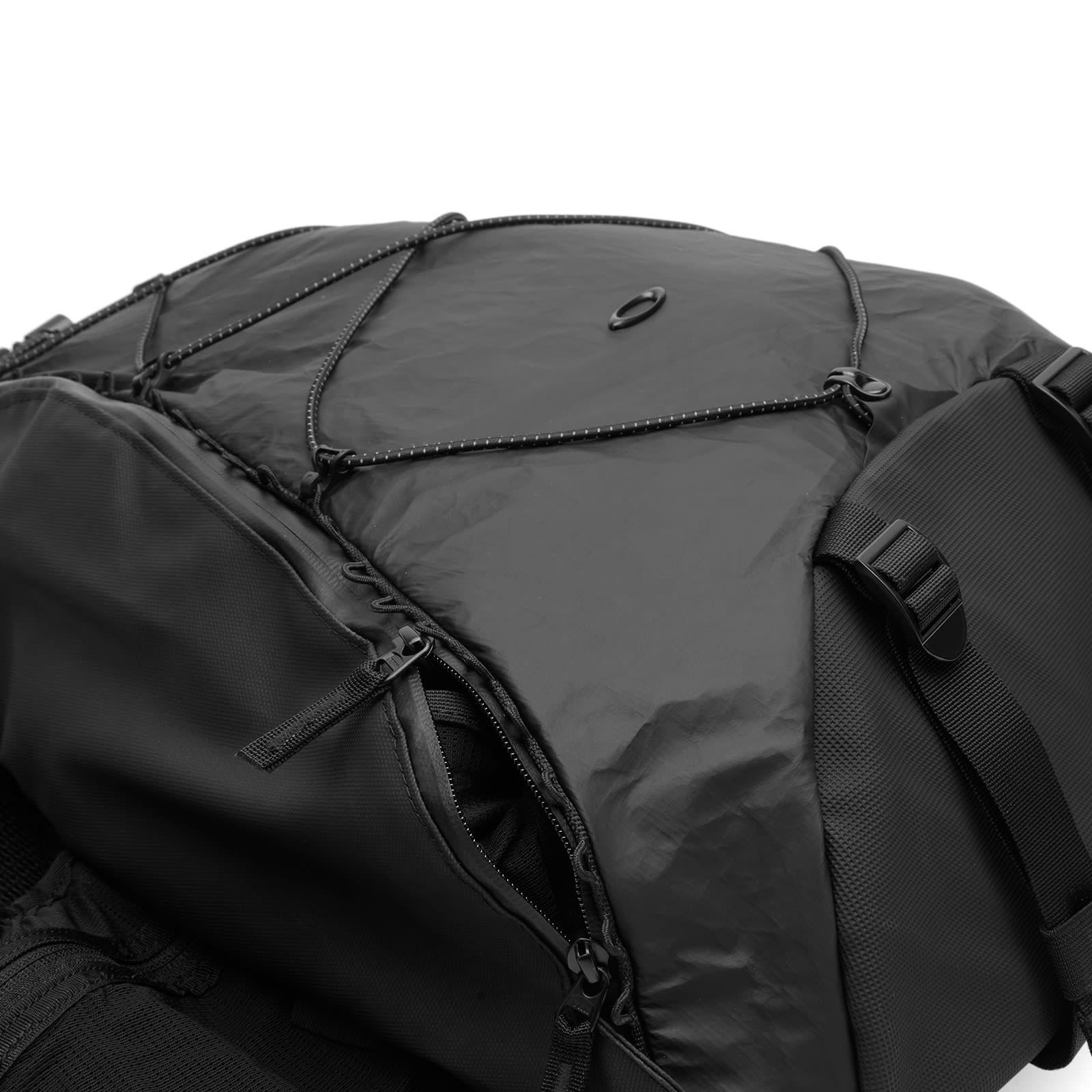 Oakley Latitude Sling Pack in Black for Men | Lyst