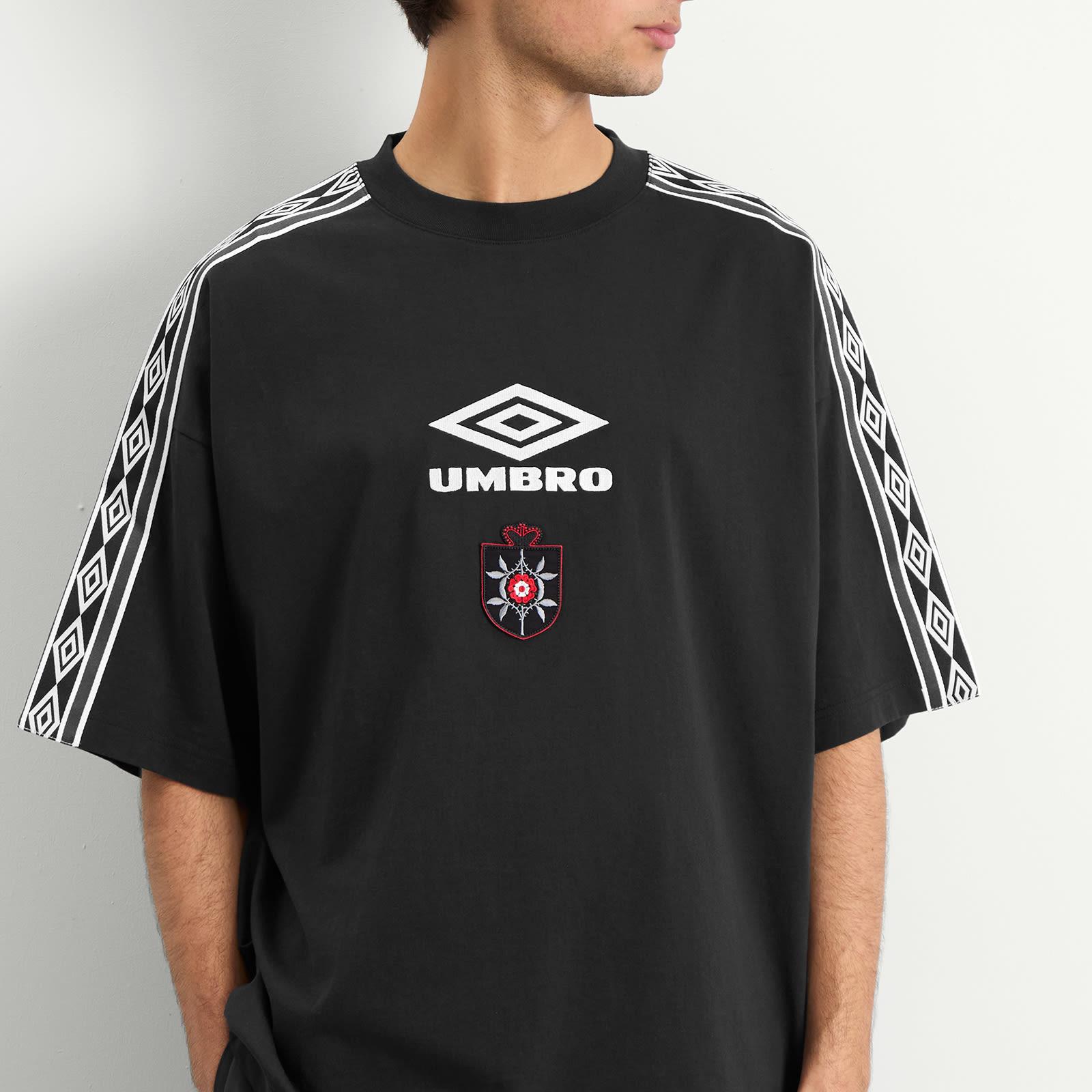 Umbro by Slam Jam Og Tape T Shirt in Black for Men | Lyst Canada