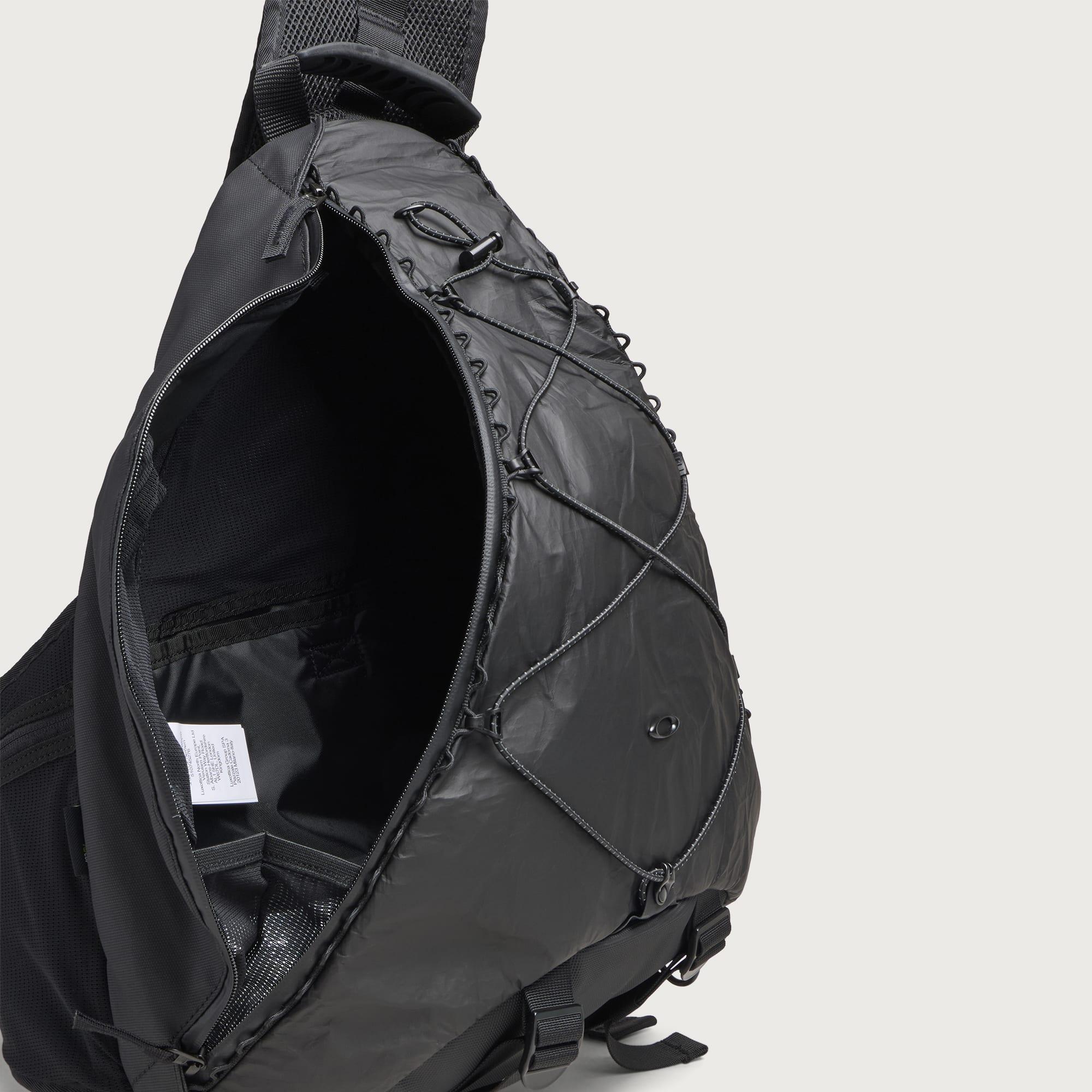 Oakley Latitude Sling Pack in Black for Men | Lyst UK