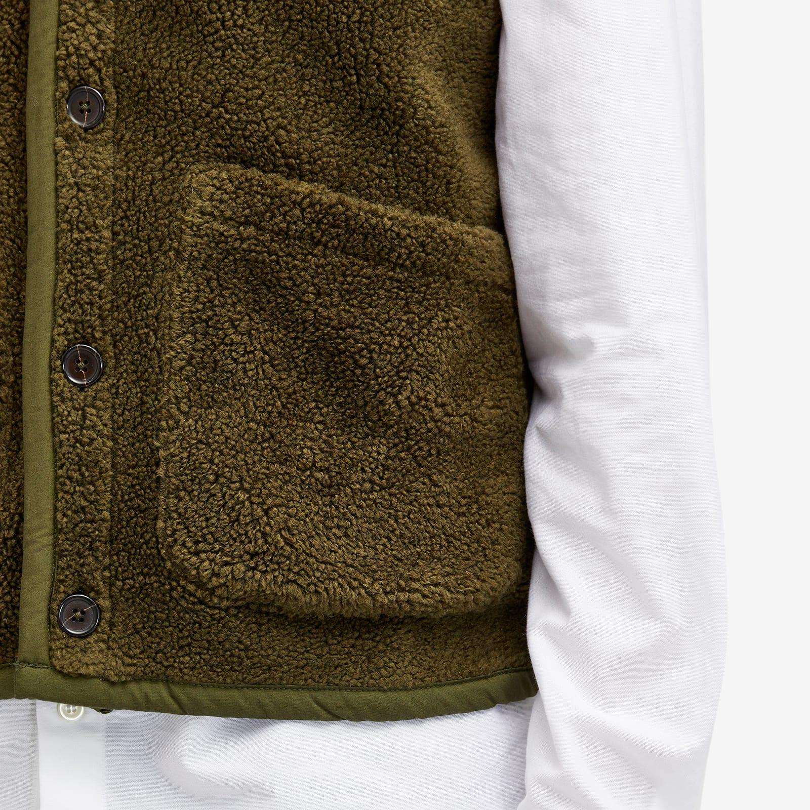 Universal Works Mountain Fleece Lancaster Gilet in Green for Men