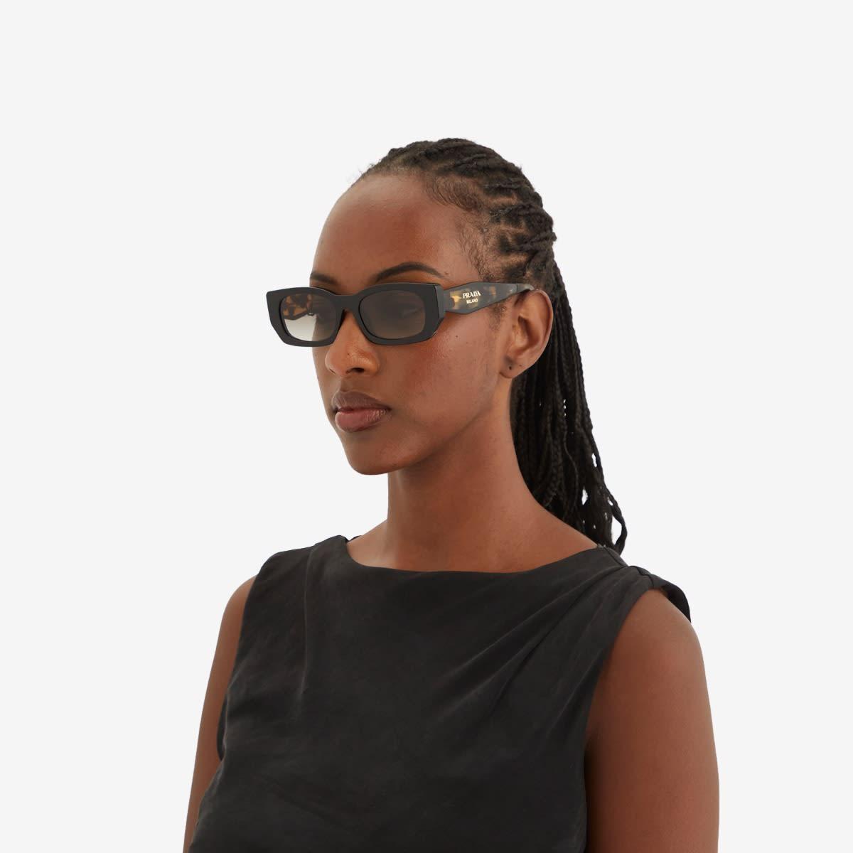 Prada 0Pr B05S Sunglasses in Gray | Lyst display picture 3