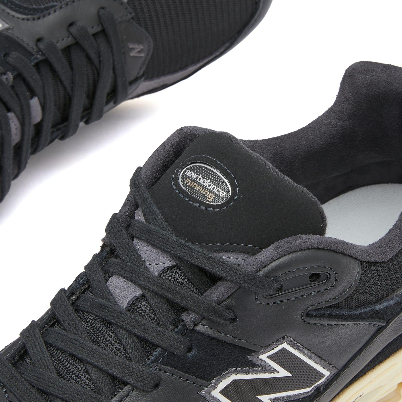 New Balance M2002Rib Sneakers in Black | Lyst New Balance M2002Rib Sneakers in Black | Lyst