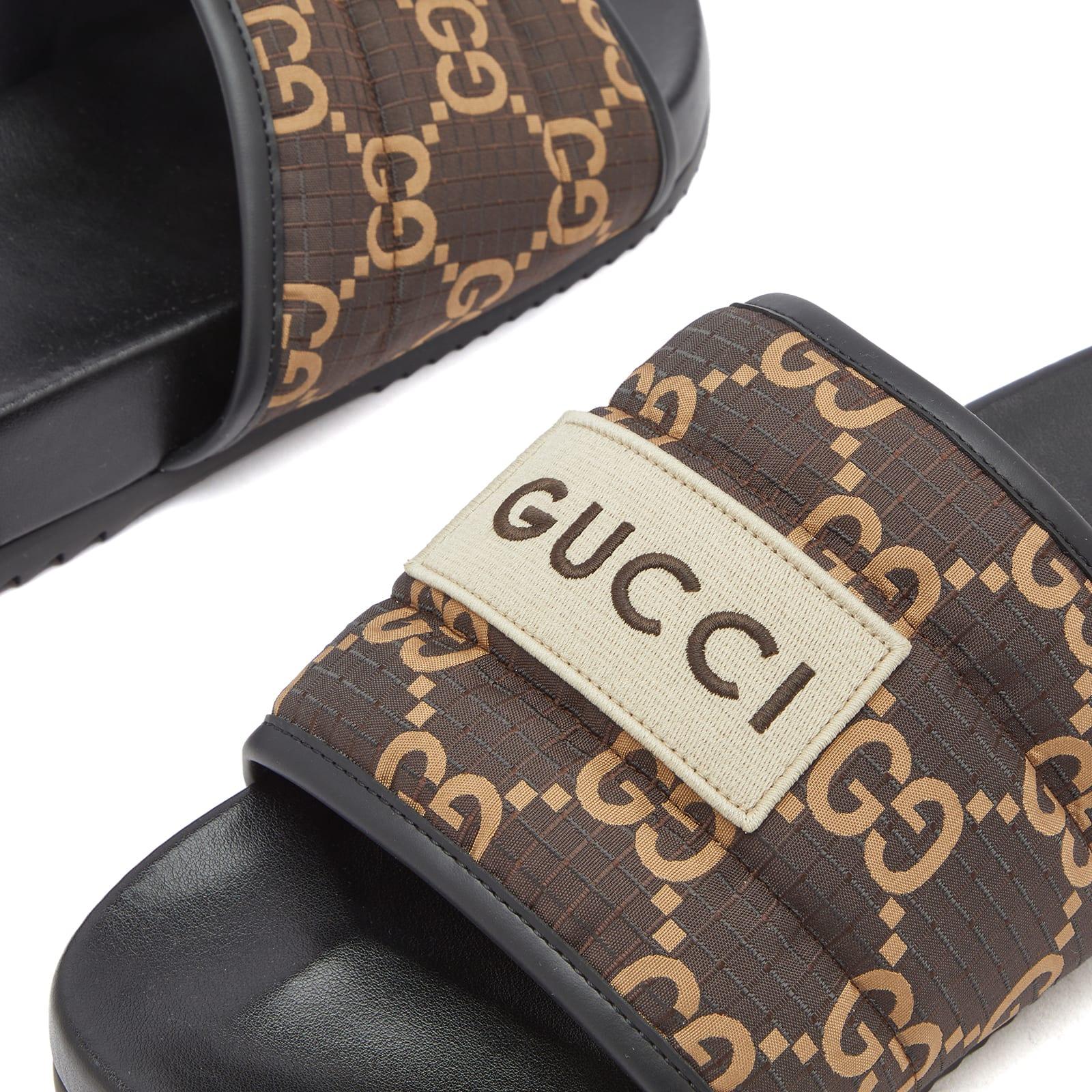 【GUCCI】 GG ウェブストライプ スライド GUCCI Womens GG Logo Web Stripe Rubber Slides Slide Sandal