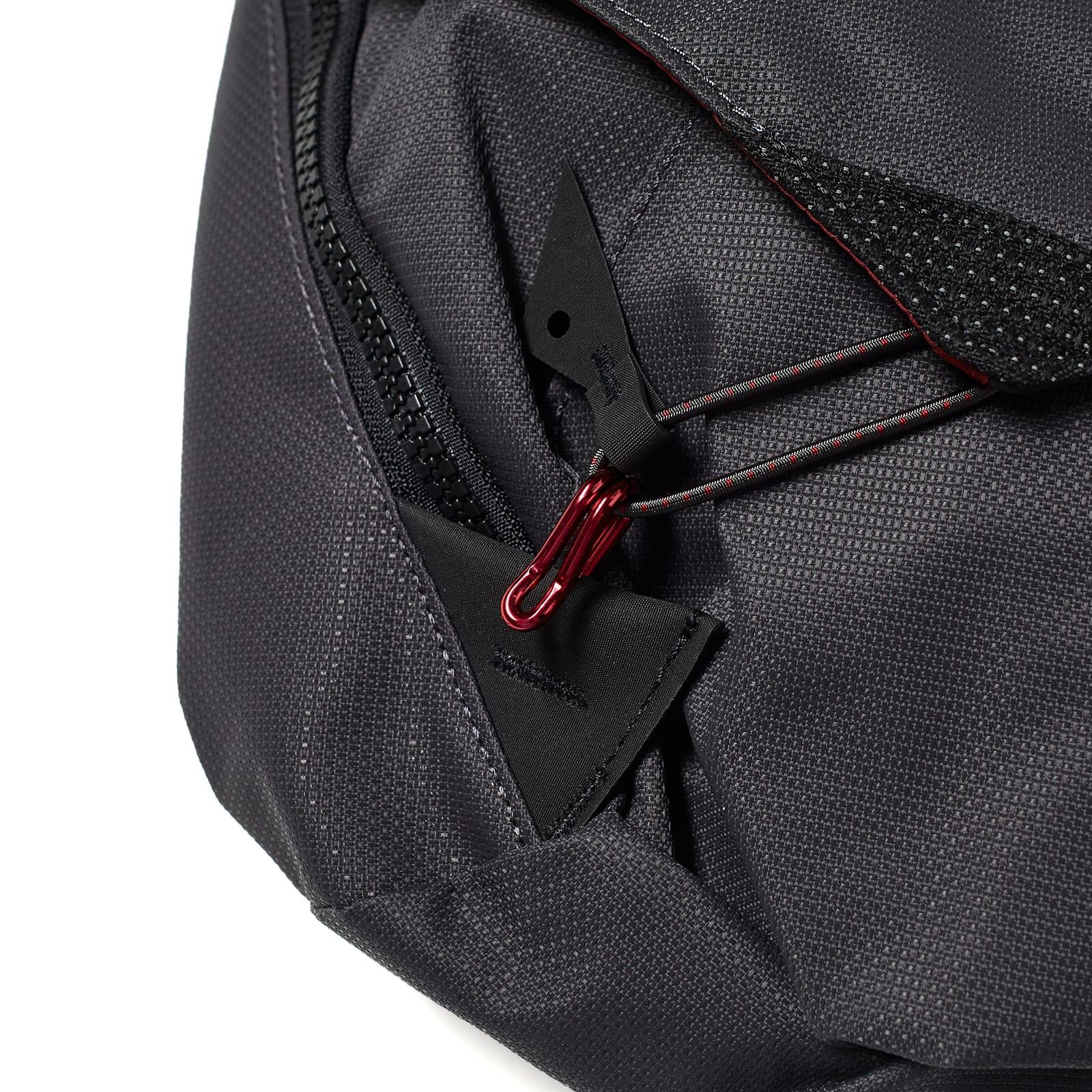 Klättermusen Gaut Messenger Bag in Gray for Men | Lyst Klättermusen Gaut Messenger Bag in Gray for Men | Lyst