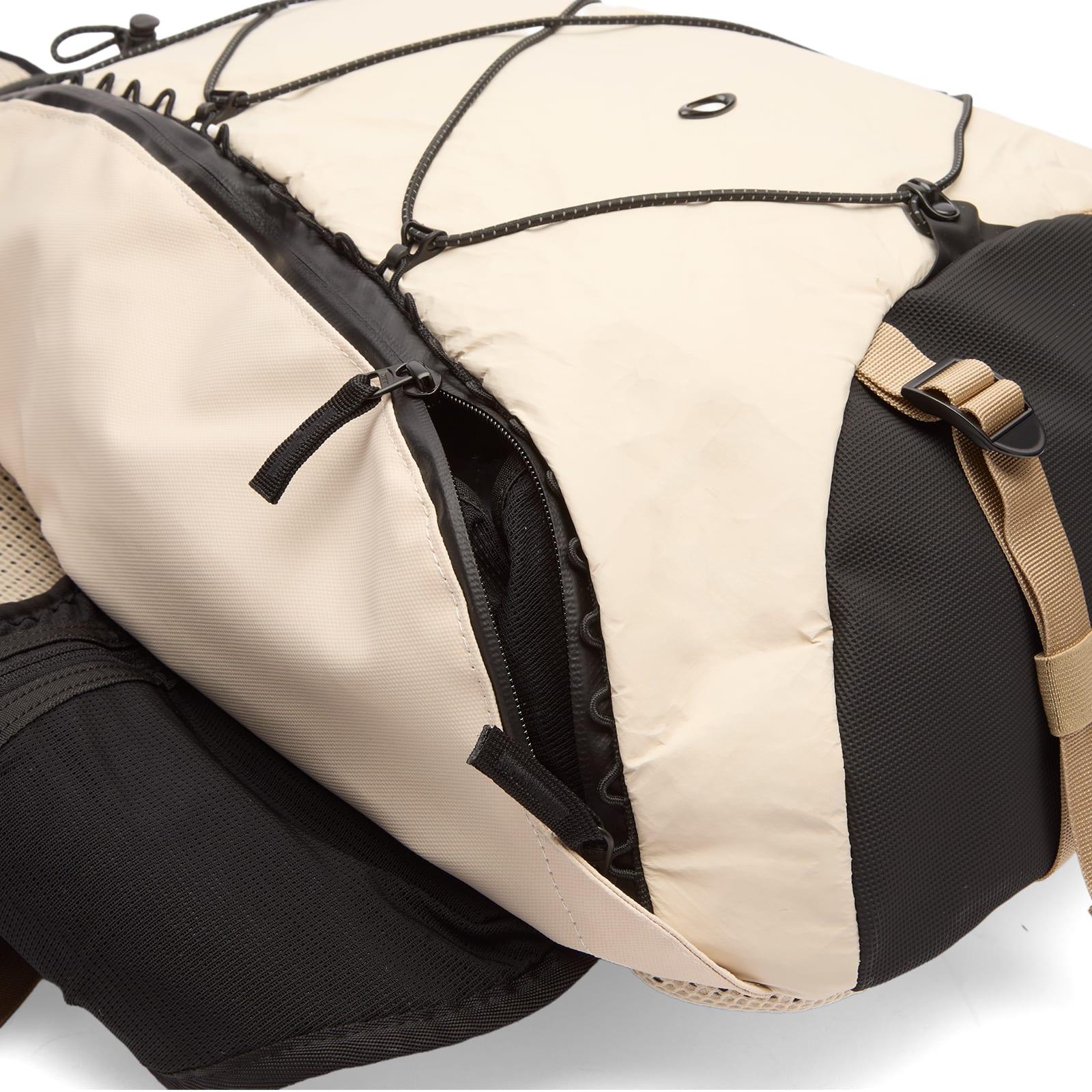 Oakley Latitude Sling Pack in Natural | Lyst