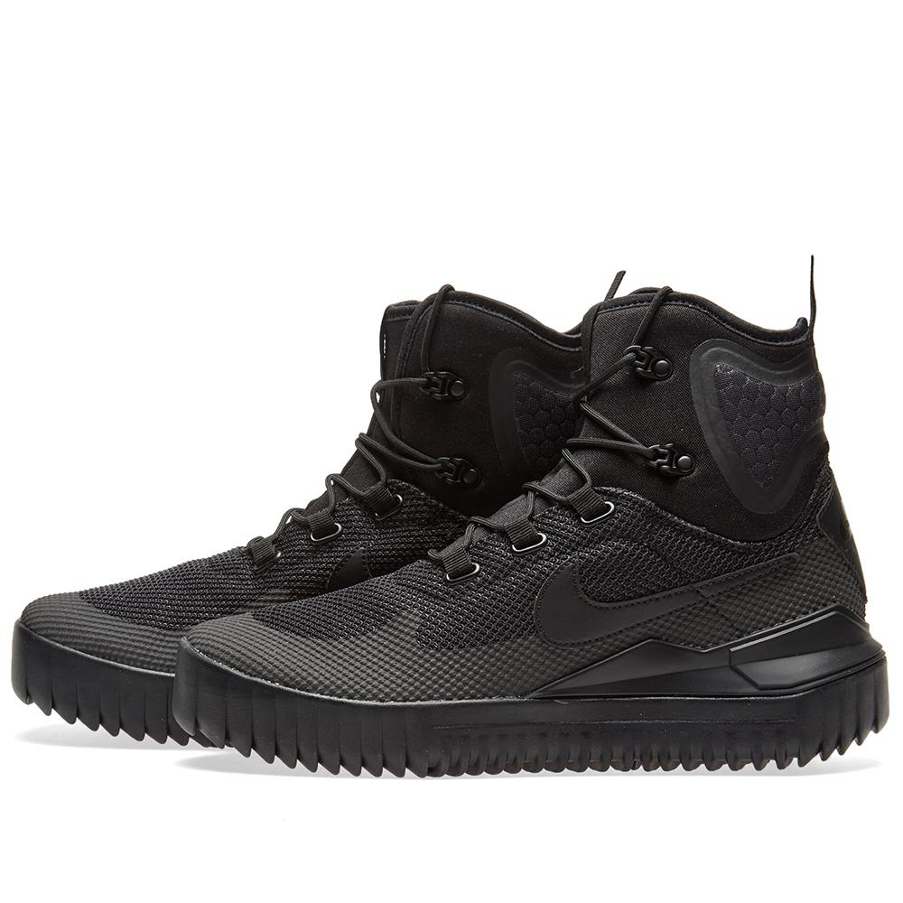 nike air wild mid black