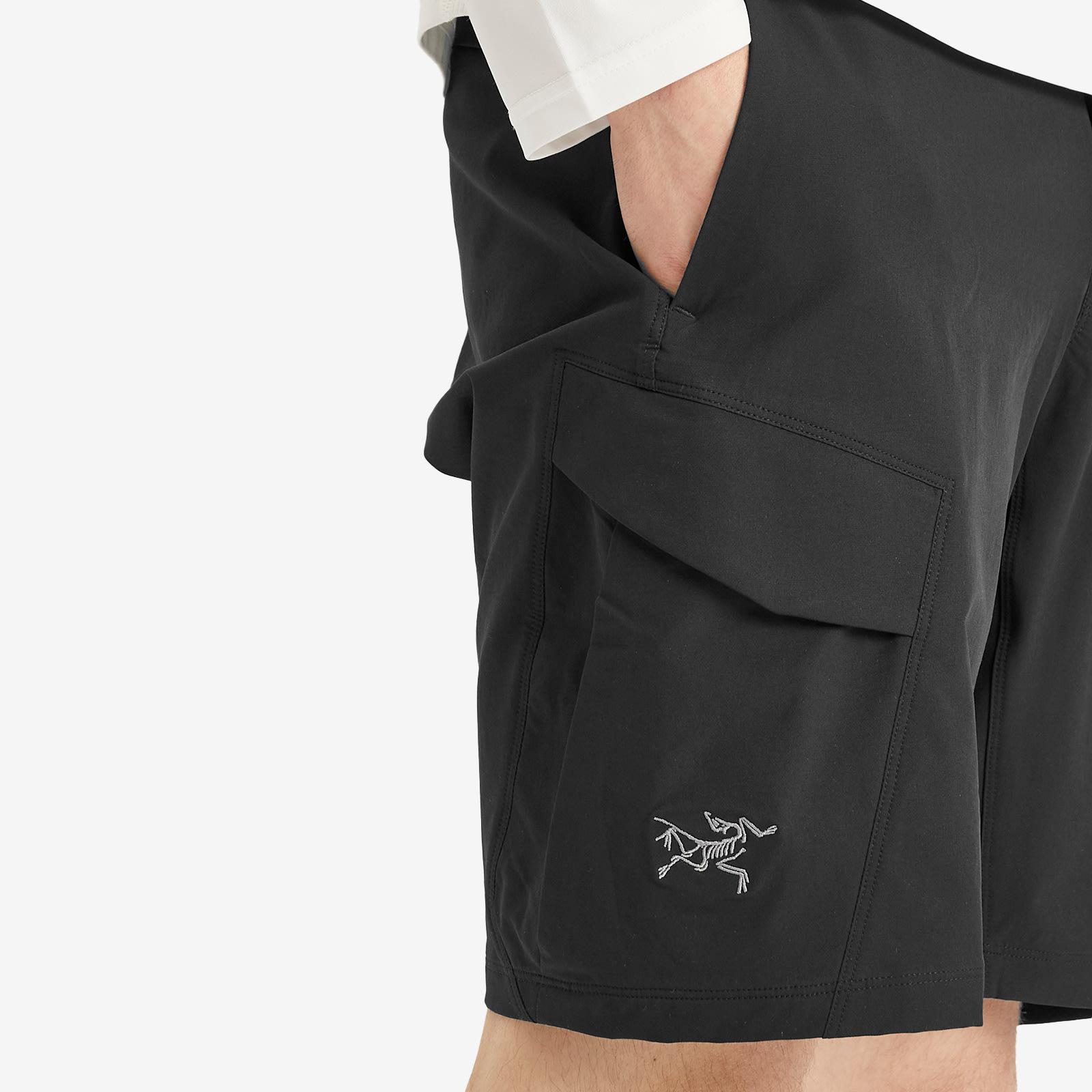 Veil　アークテリクス　RAMPART SHORT 9　サイズ28 黒 Veil アークテリクス RAMPART SHORT 9 サイズ28 黒 Arc'teryx Rampart