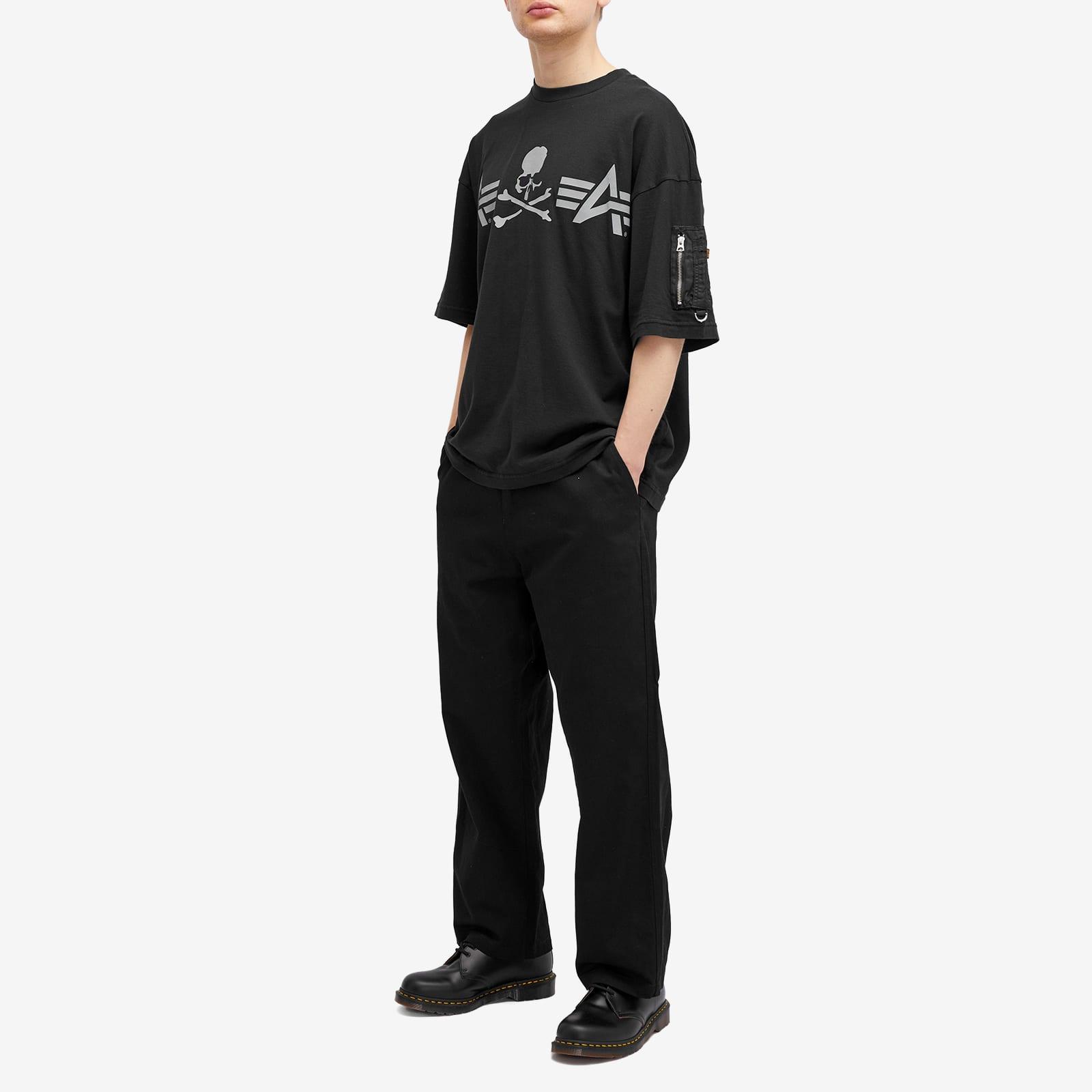 MASTERMIND x ALPHA ユーティリティーポケットTシャツ MASTERMIND WORLD X Alpha Industries Pocket T-Shirt in Black for
