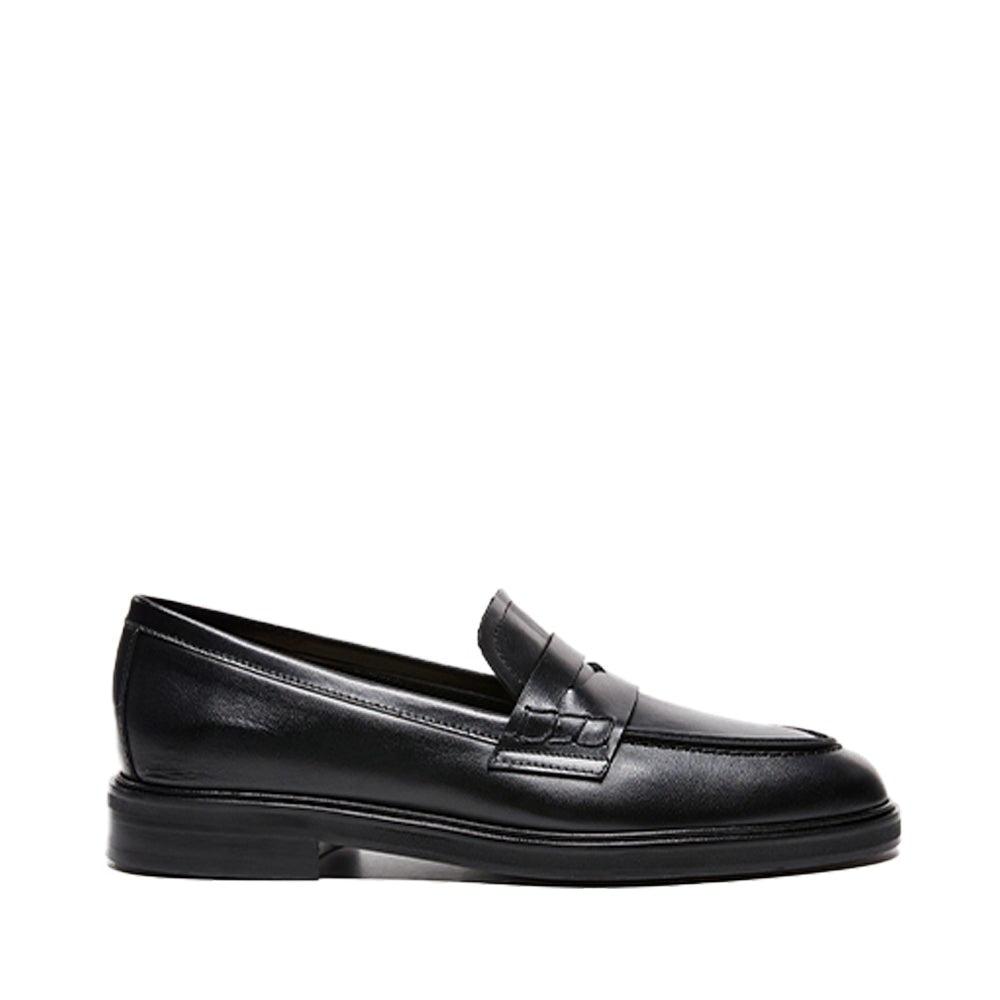 Flattered Sara Black Leather Loafers | Lyst