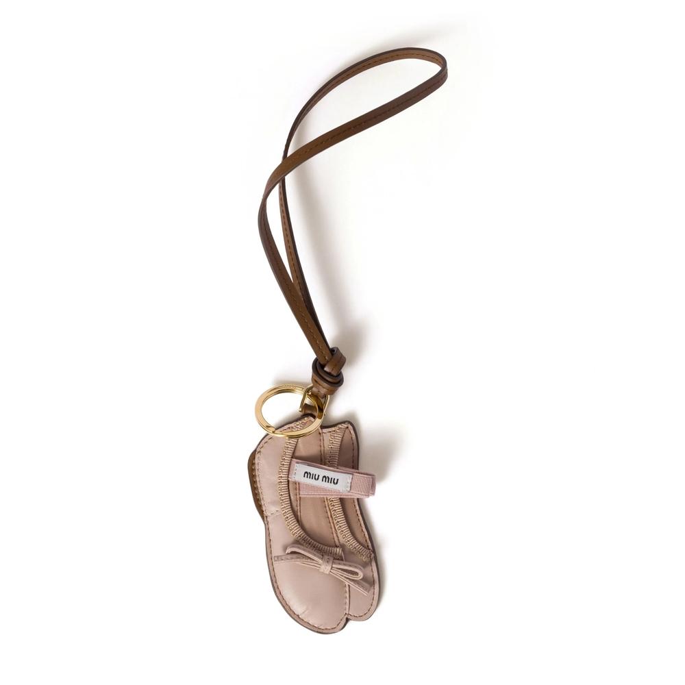【miu miu】「アルカディ」キーチェーントリック ミュウミュウ」が新作チャームを発売 秋冬に向けた新作バッグも