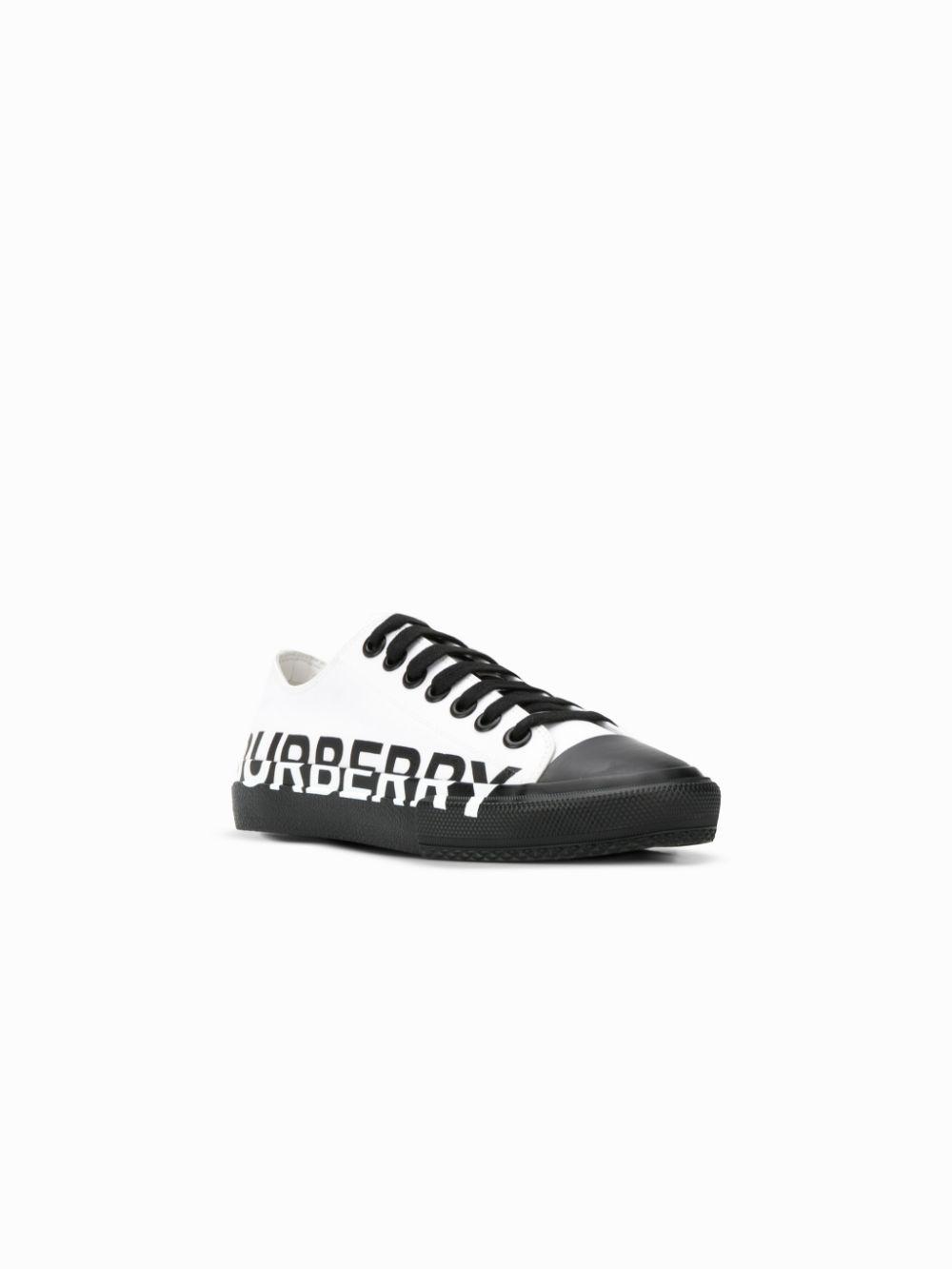 burberry converse