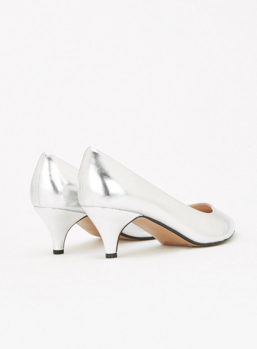 extra wide fit silver shoes