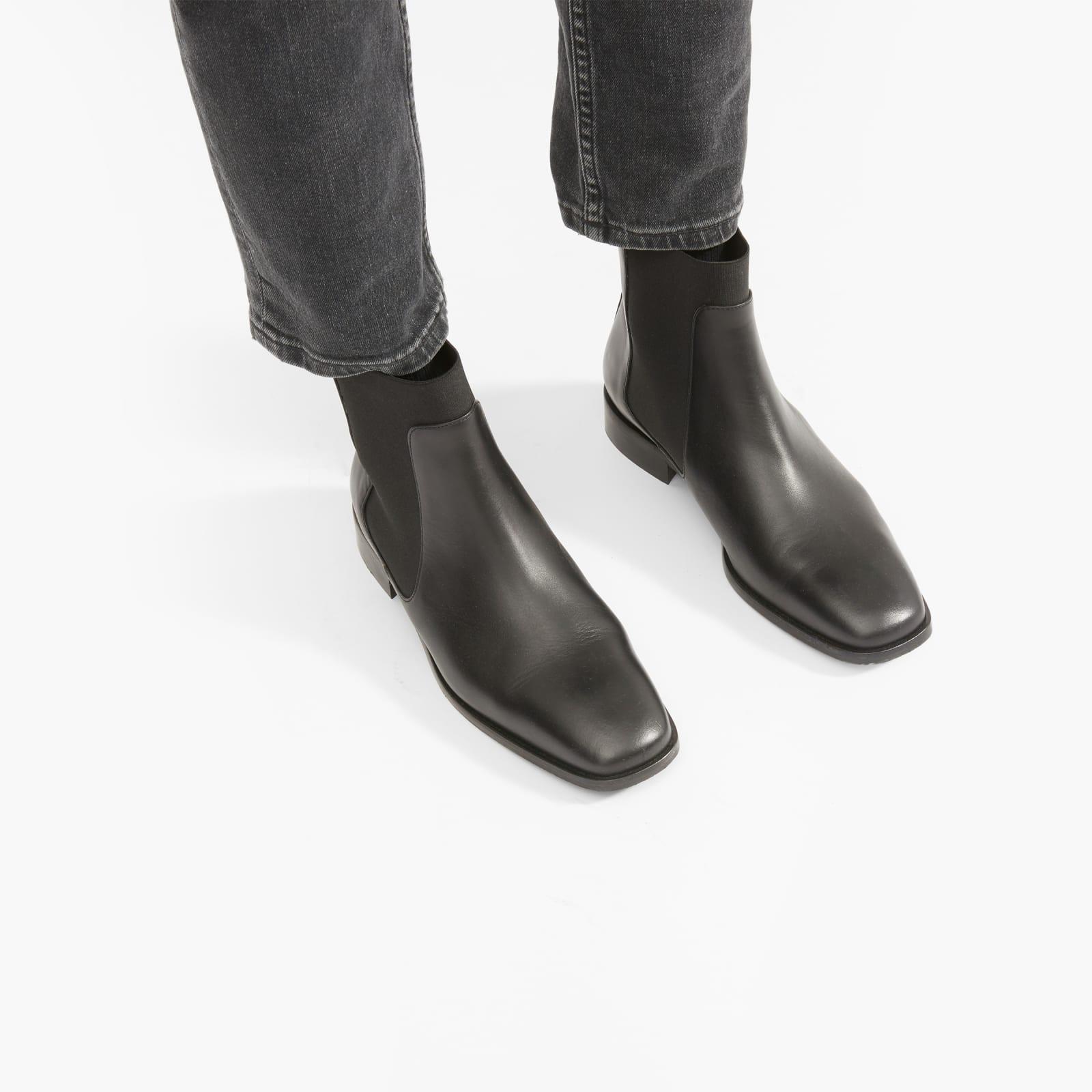 square toe flat boots