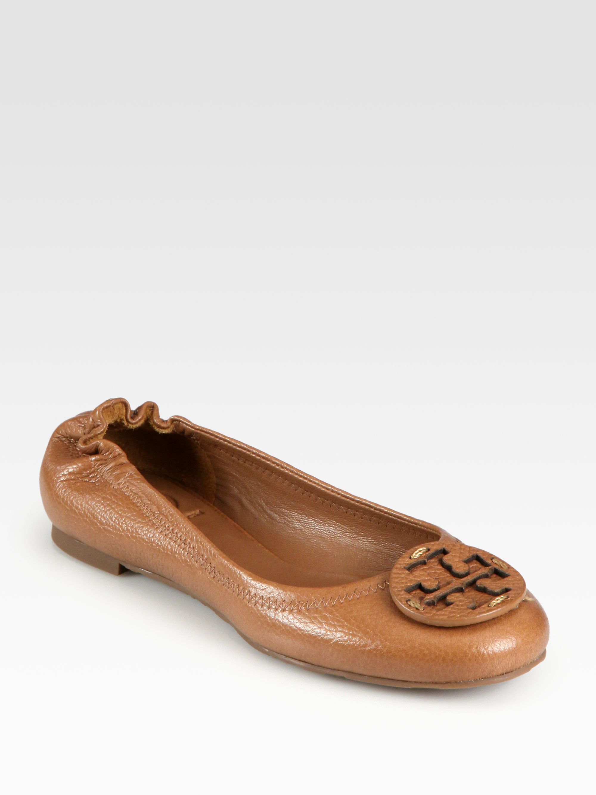 Tory Burch Leather Reva Tumbled Logo Flats in Brown - Lyst