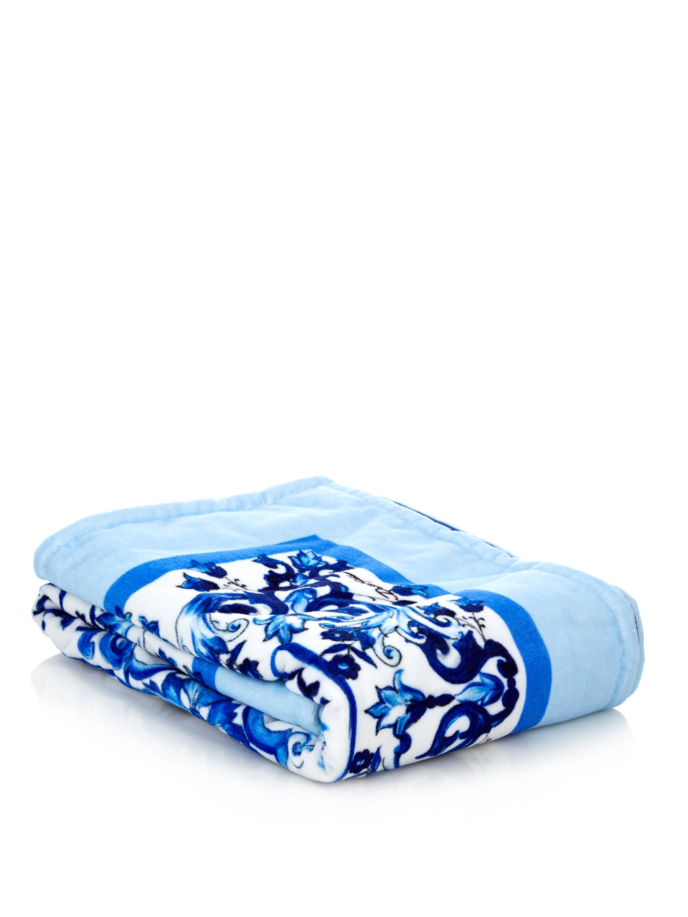 Dolce & Gabbana Majolica-Print Towel in Blue | Lyst