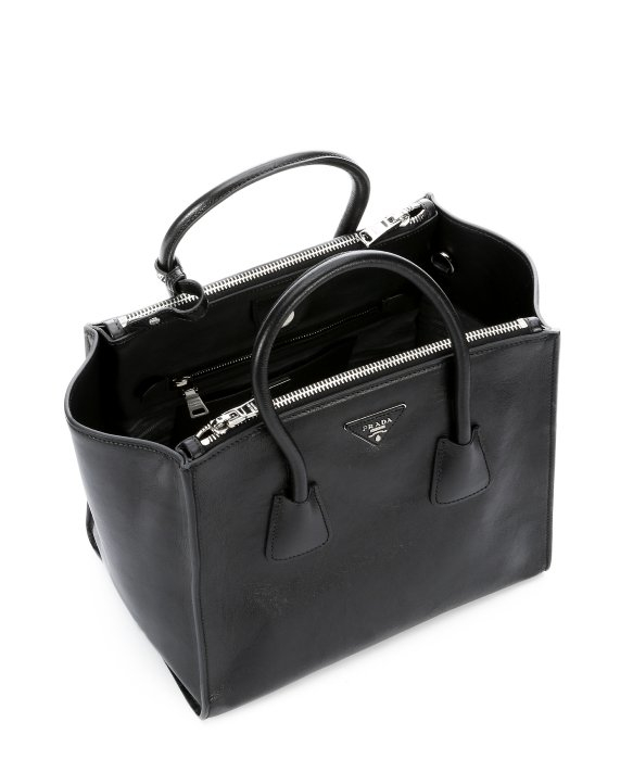 Prada Black Grained Leather Twin Pocket Tote Bag in Black | Lyst  