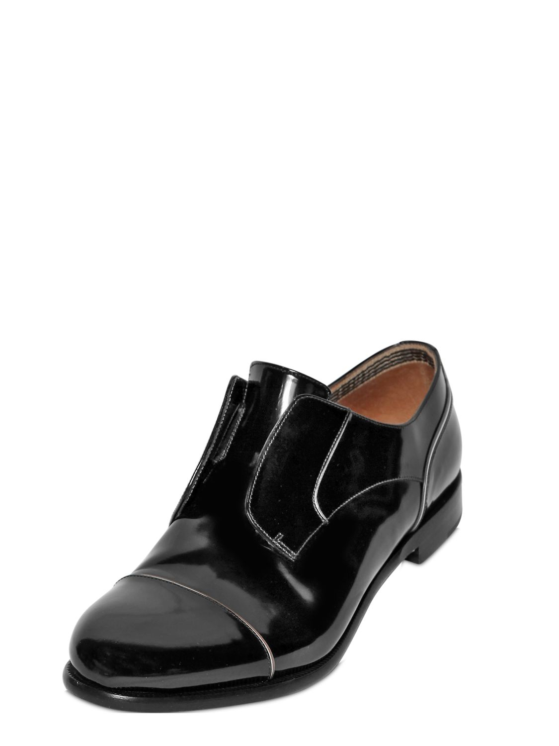 leather laceless shoes