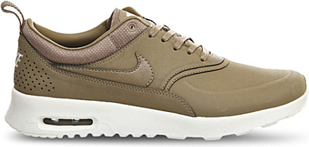 Nike Desert Leather Air Max Thea Trainers - For Women in Natural - Lyst