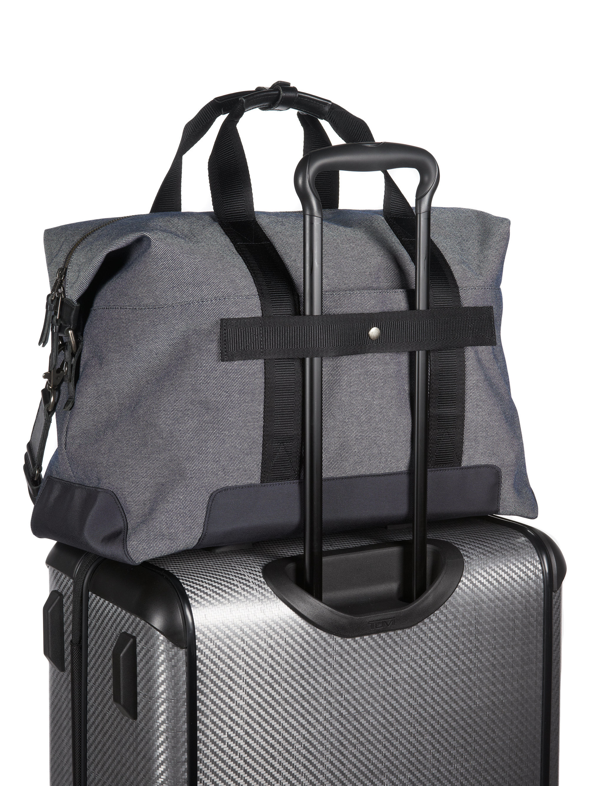 tumi small duffel