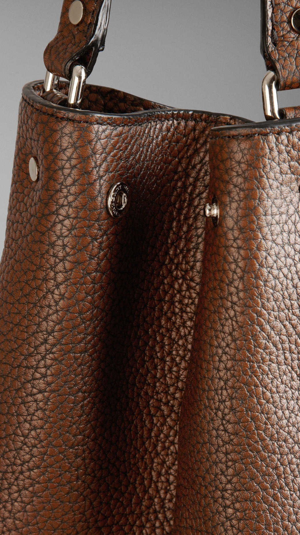 Burberry Medium Zip Detail Leather Tote Bag in Brown Lyst