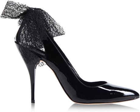 pumps with bow on back