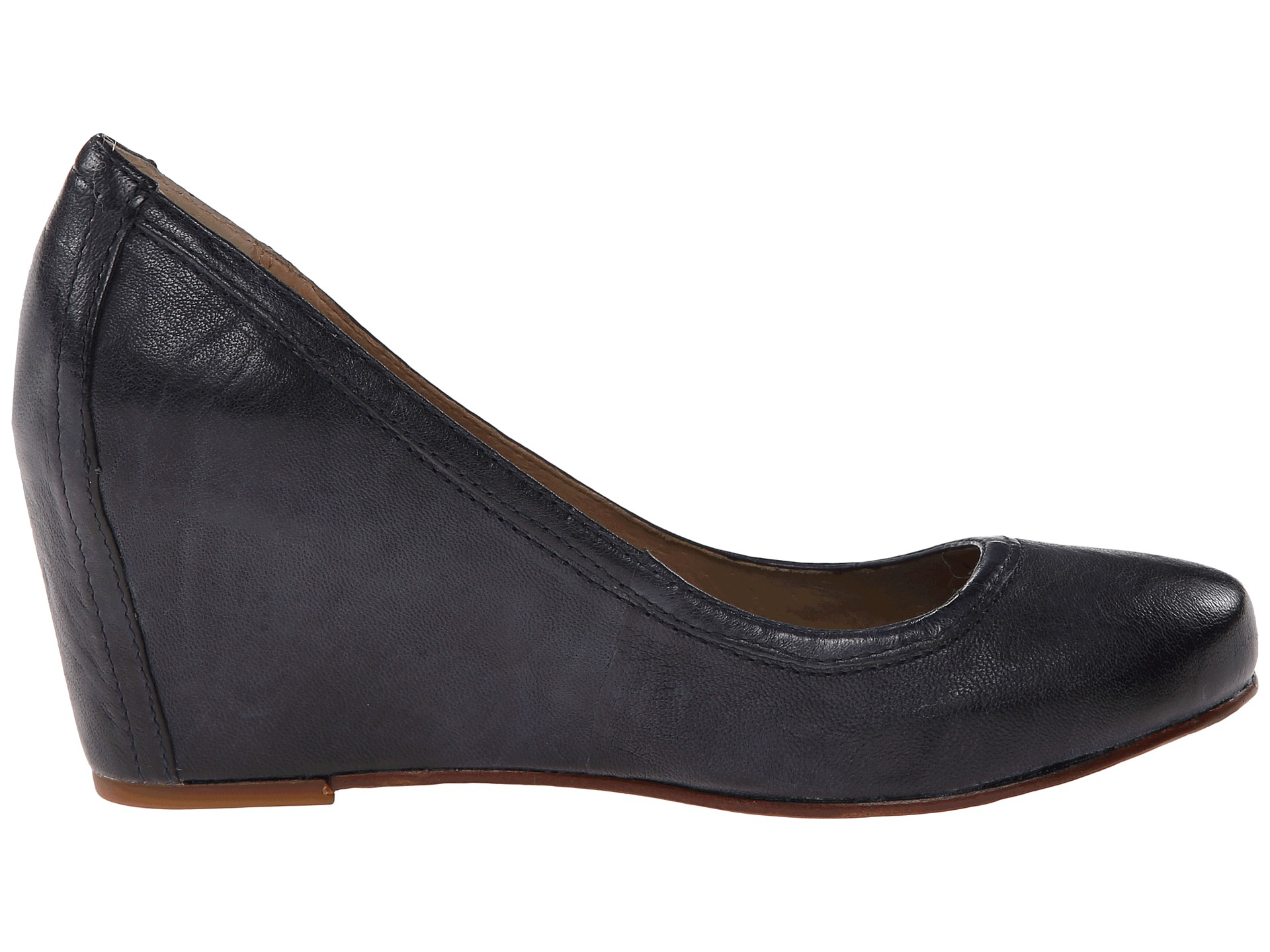 frye carson wedge pump