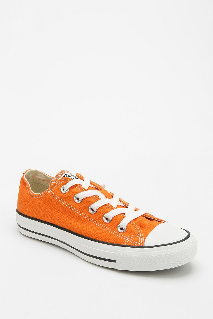 Converse Chuck Taylor All Star Womens Lowtop Sneaker in Orange - Lyst