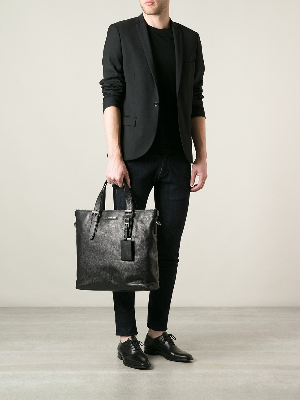 Michael Kors Classic Shoulder Bag in Black for Men - Lyst