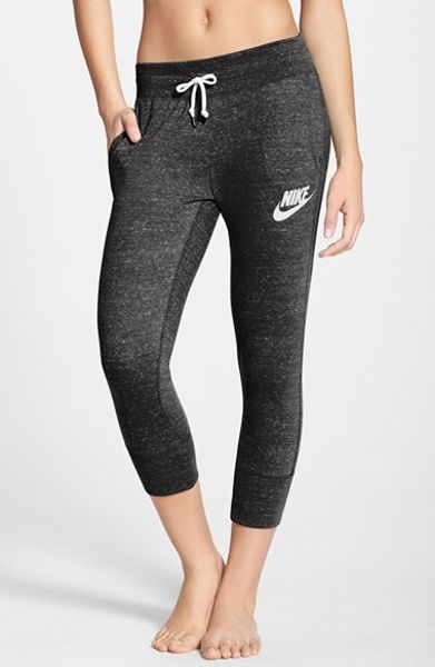 Nike 'gym Vintage' Capri Sweatpants in Black | Lyst