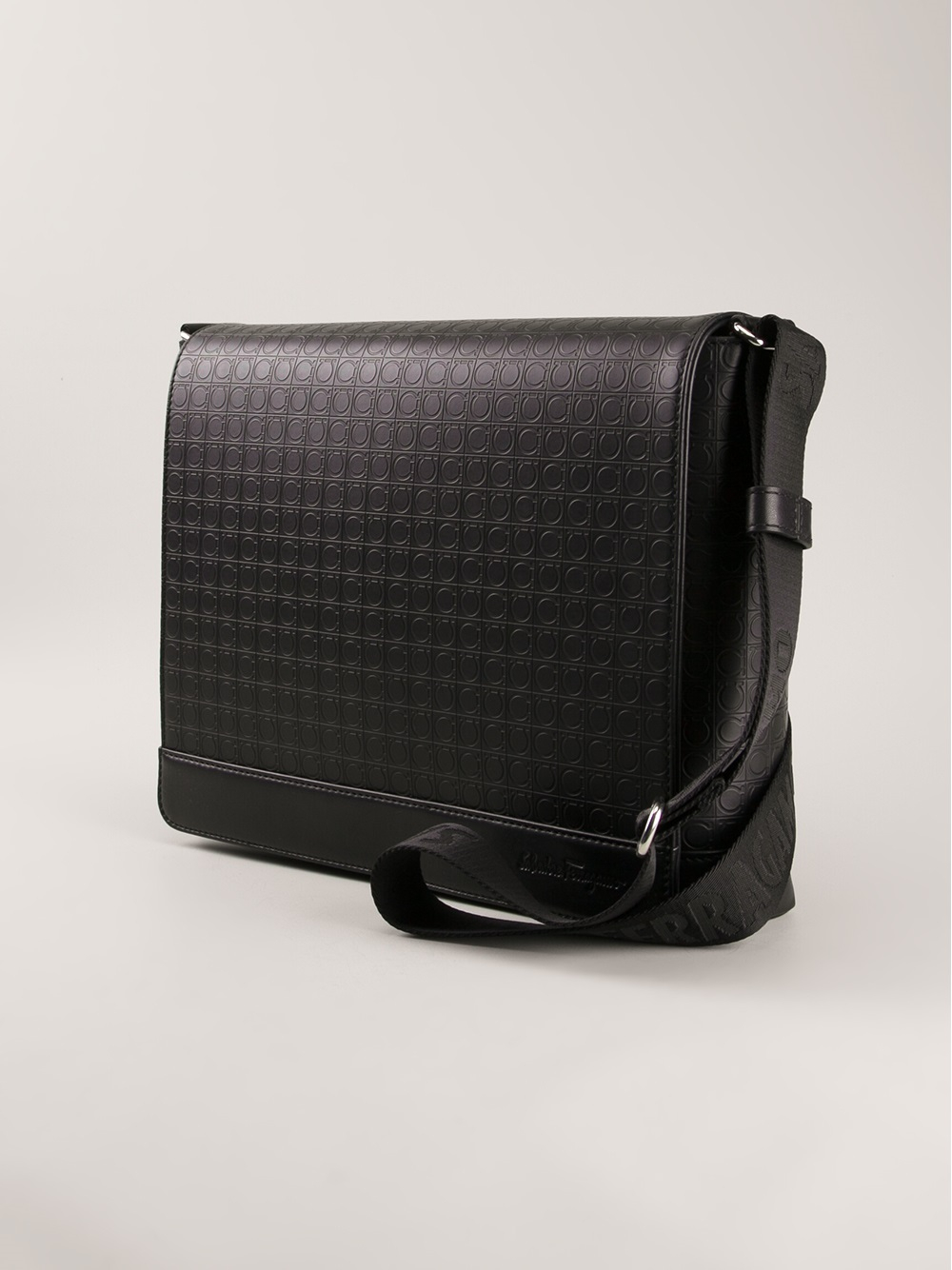 Ferragamo Messenger Bag in Black for Men Lyst