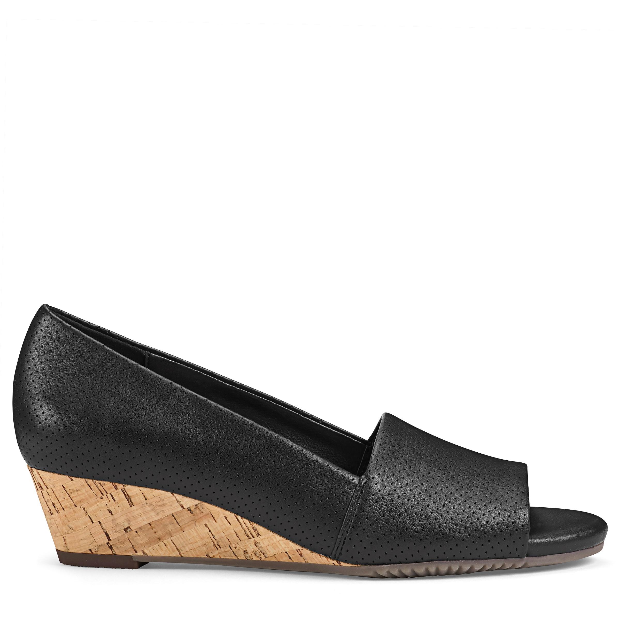 famous footwear aerosoles